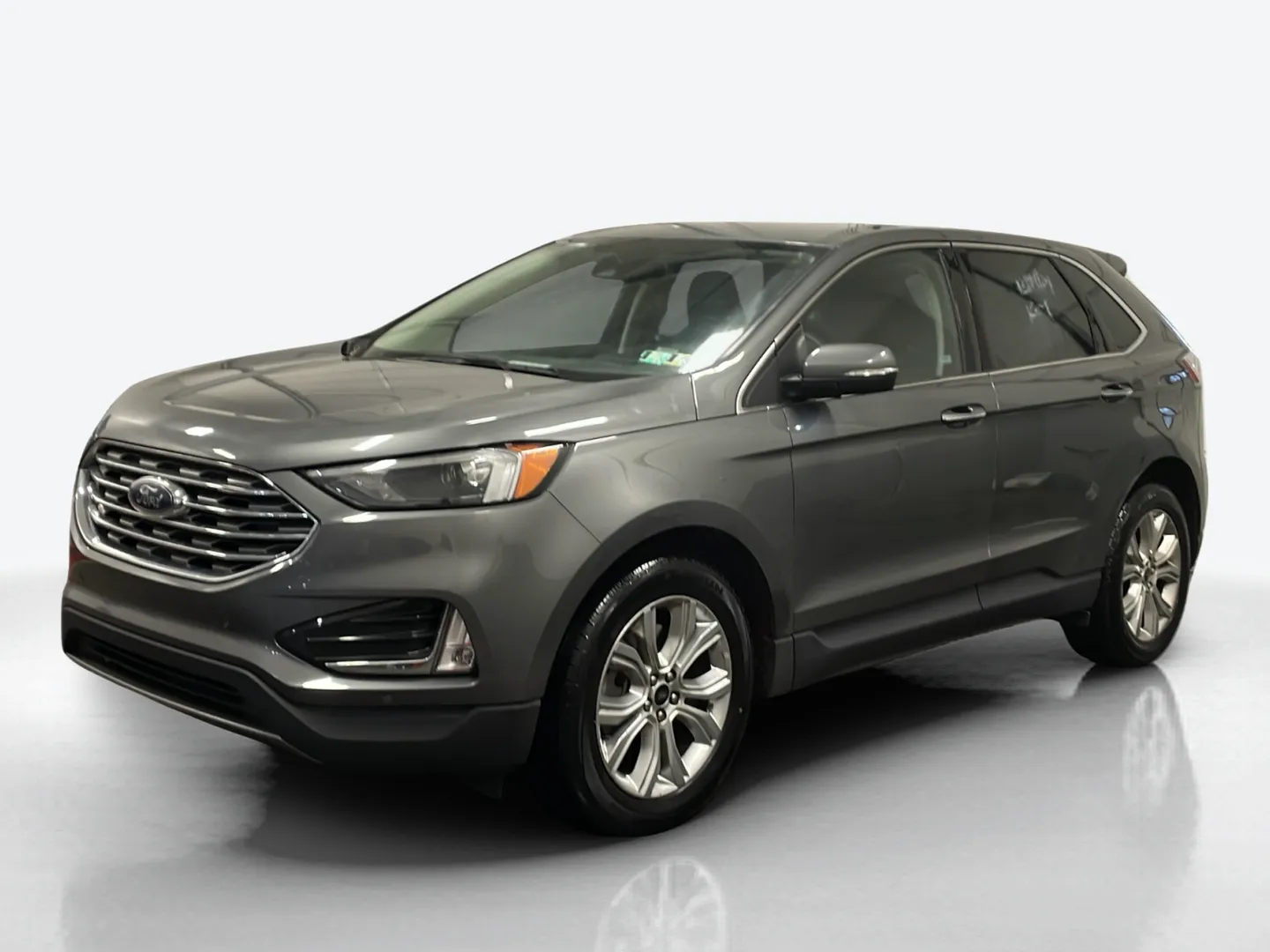 2023 Ford Edge — image 1 of 8