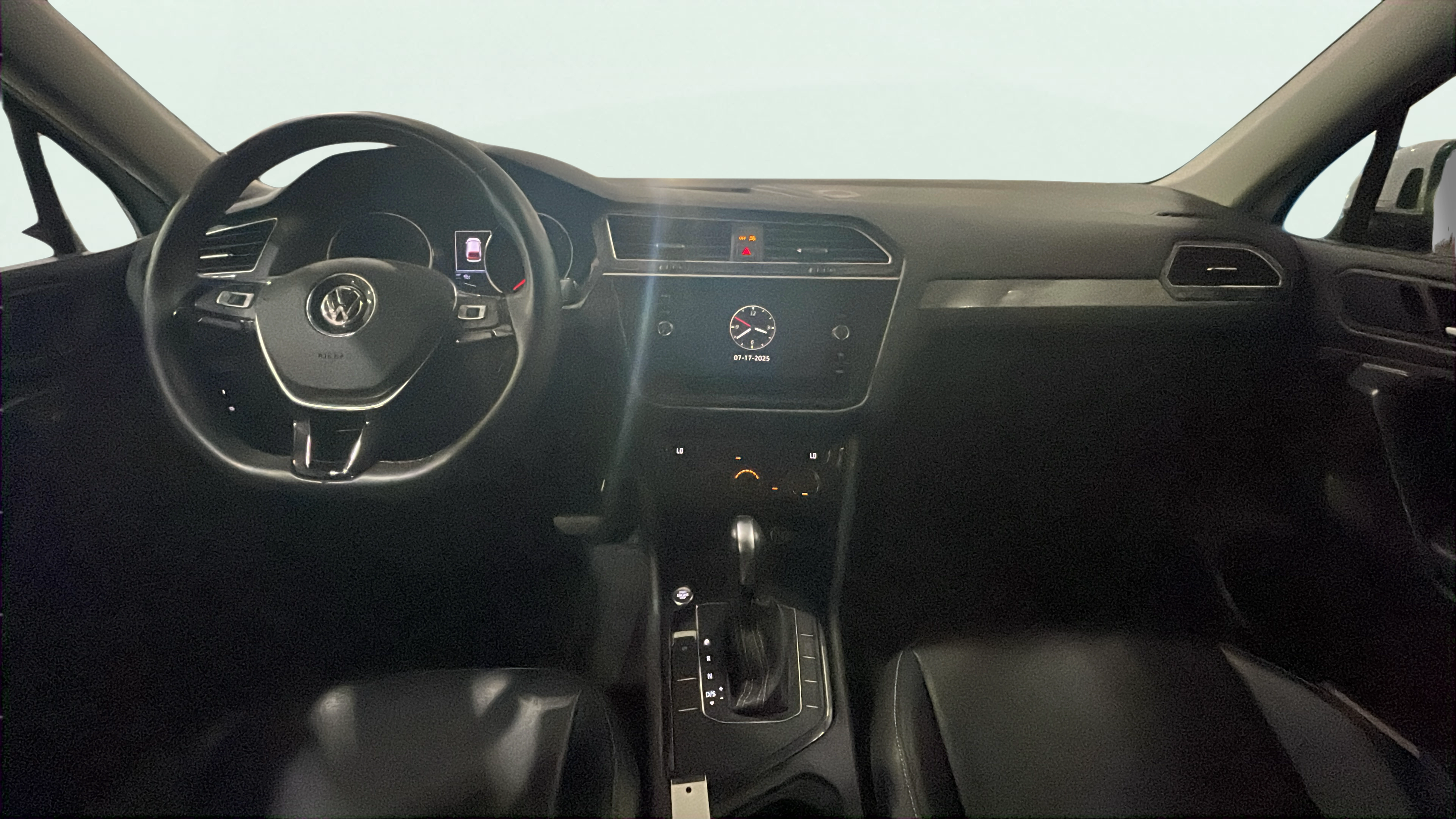 Vehicle interior 360 preview
