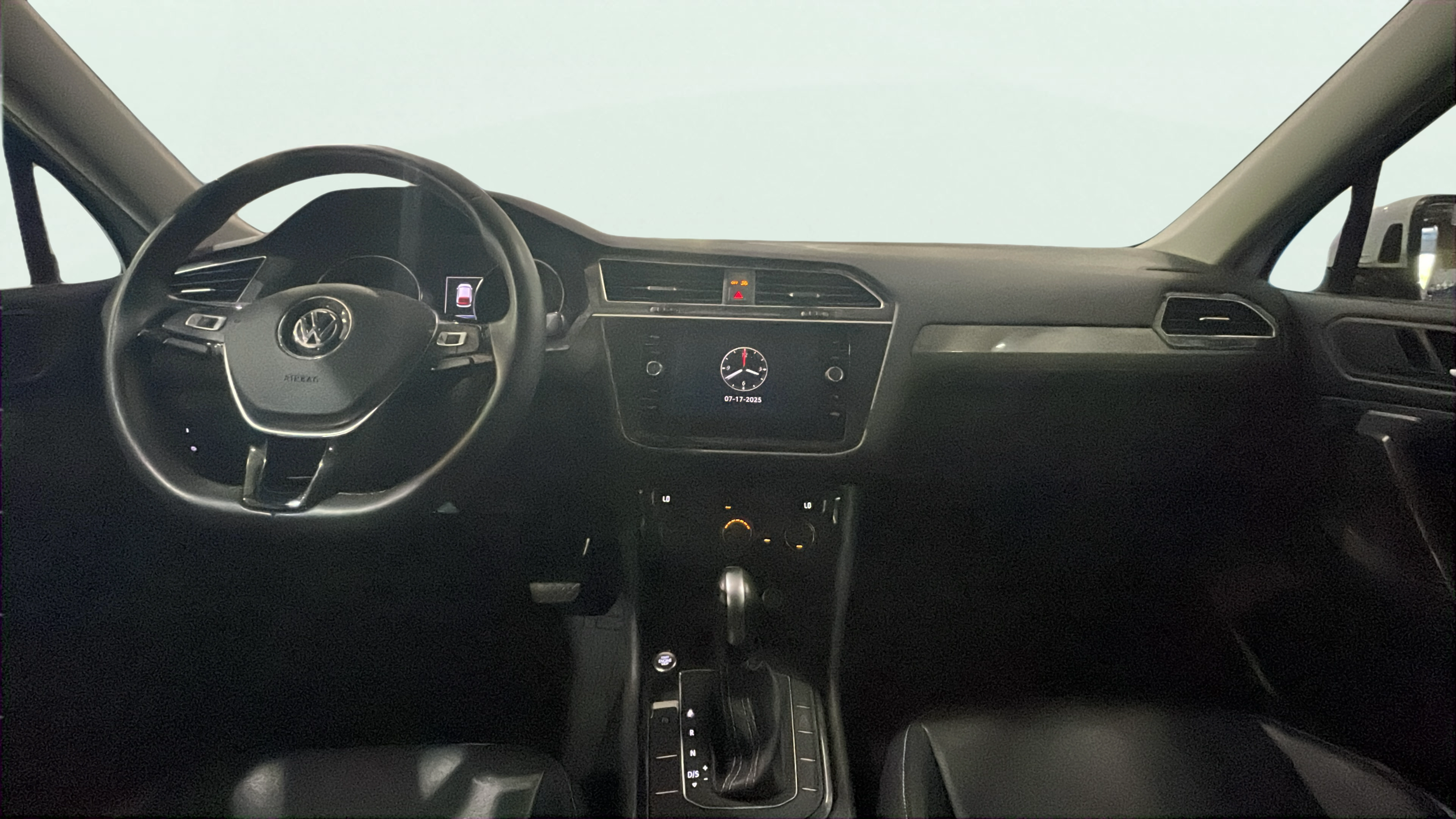 Vehicle interior 360 preview