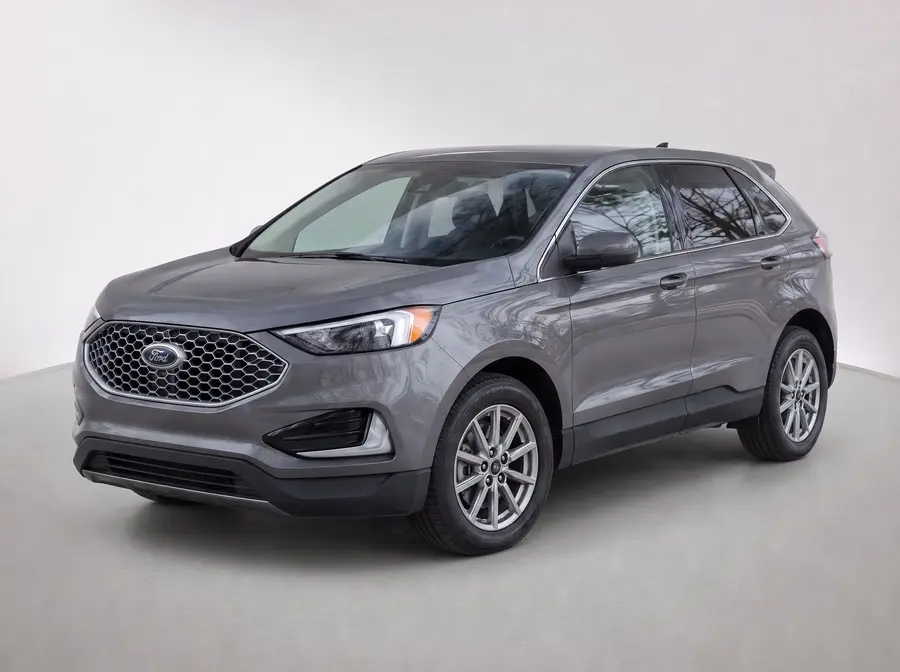 2023 Ford Edge — image 1 of 9