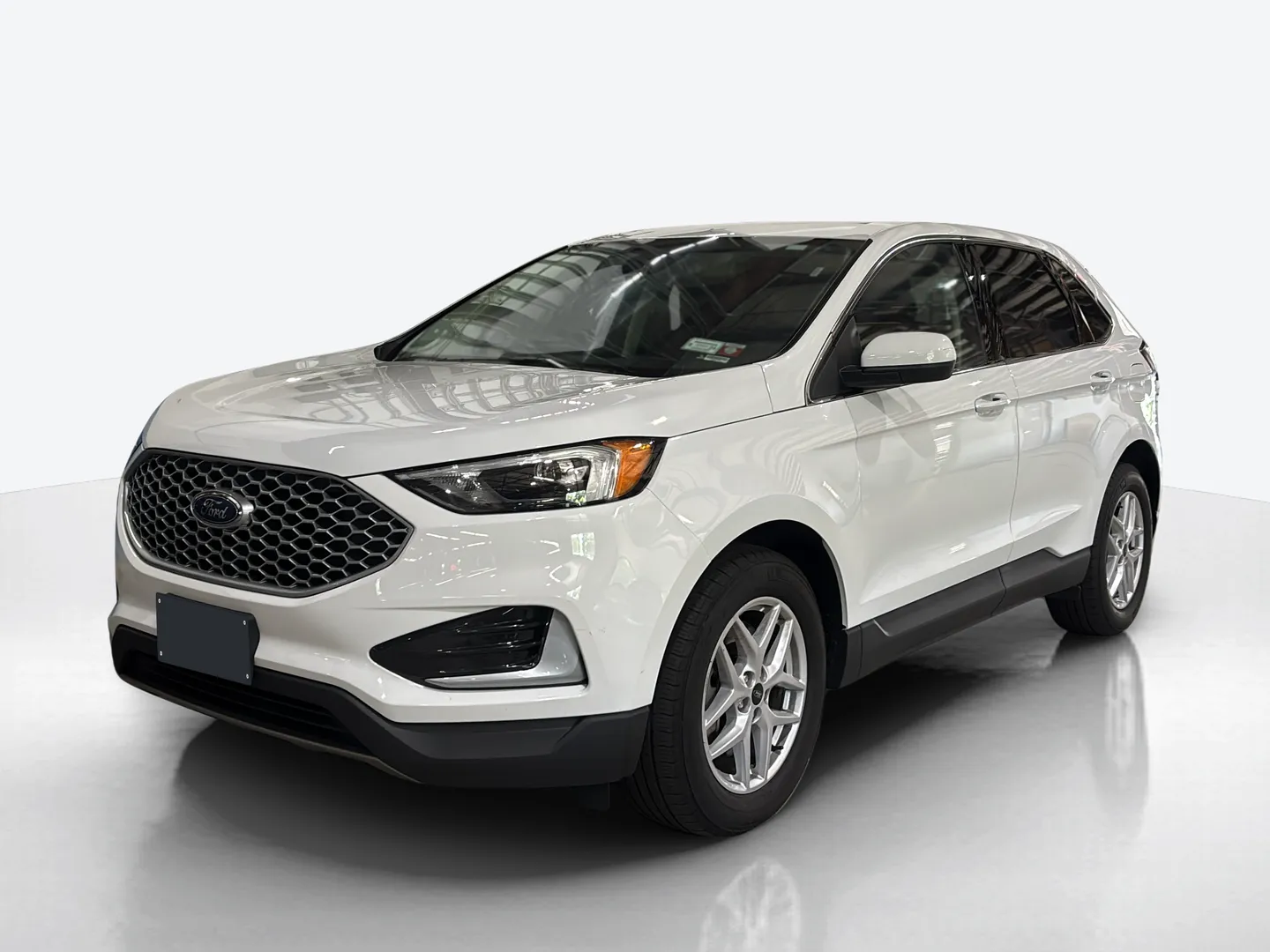 2023 Ford Edge — image 1 of 8