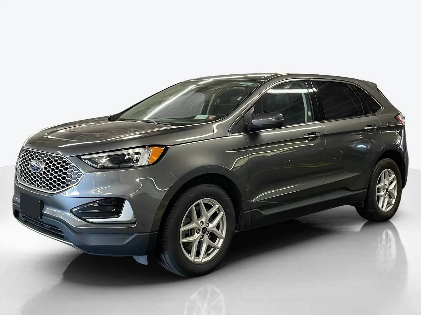 2023 Ford Edge — image 1 of 8