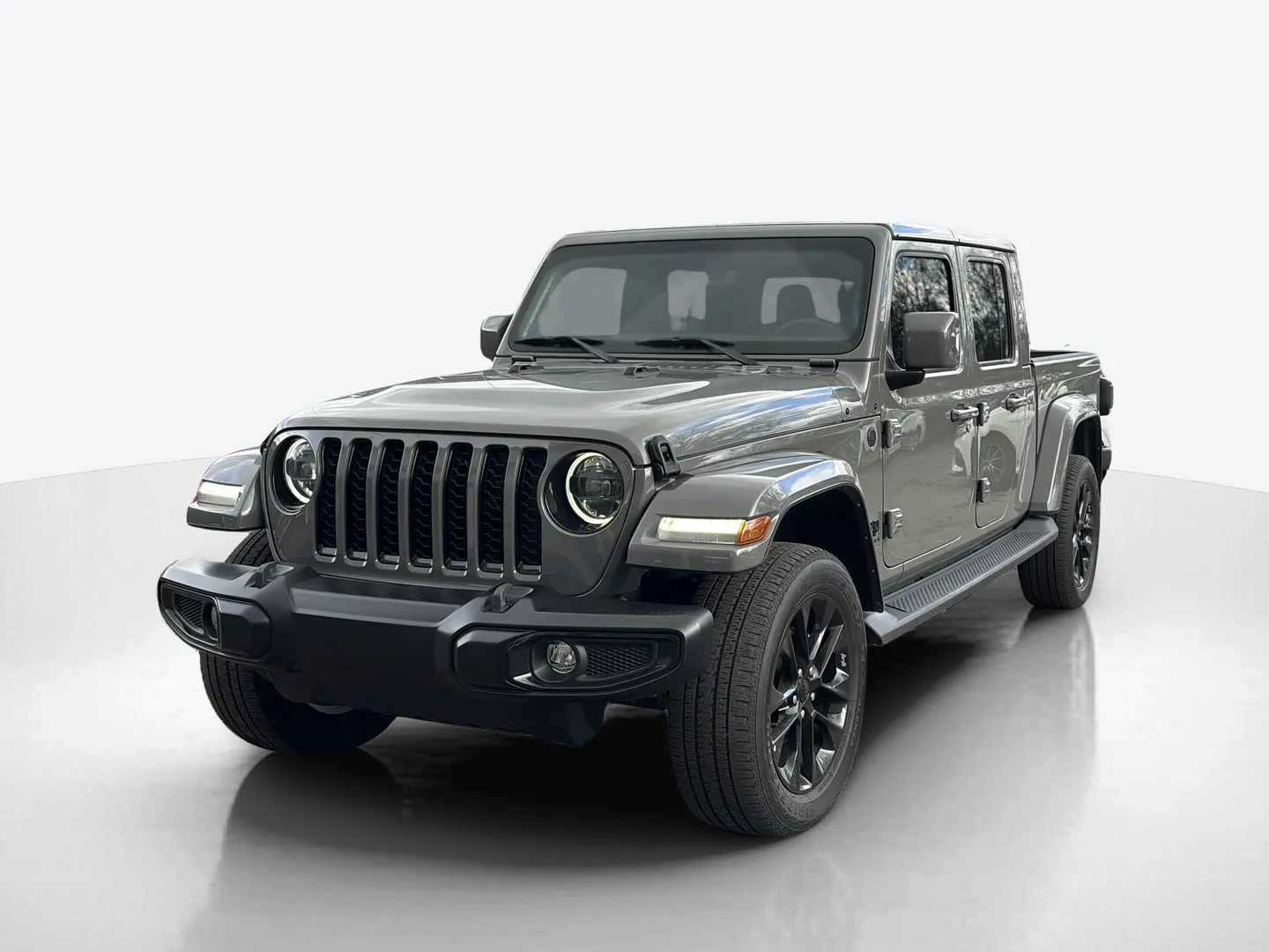 2023 Jeep Gladiator — image 1 of 8