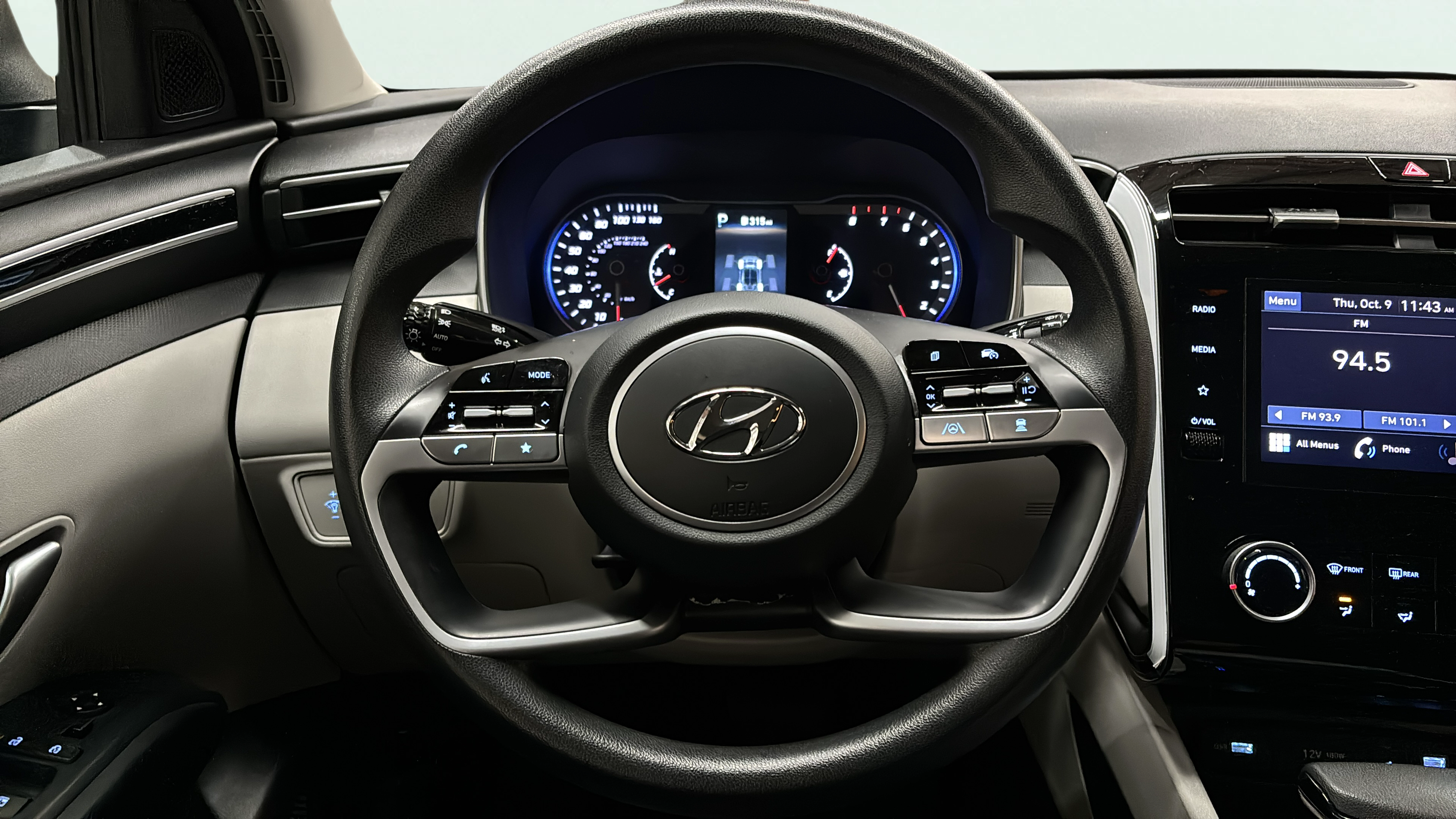 Vehicle interior 360 preview