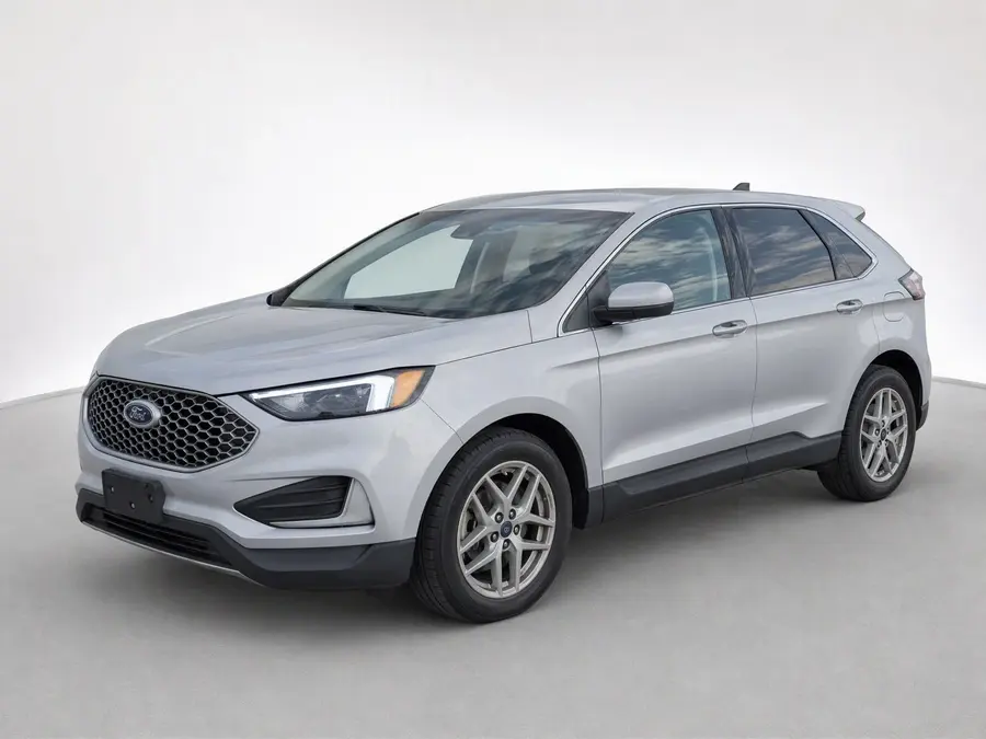 2023 Ford Edge — image 1 of 9