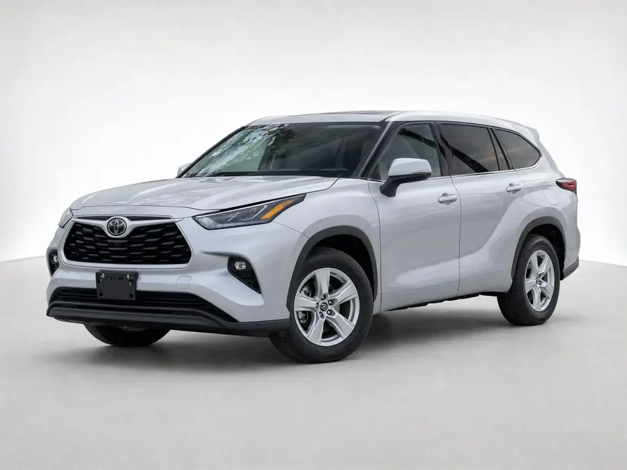 2023 Toyota Highlander — image 1 of 9