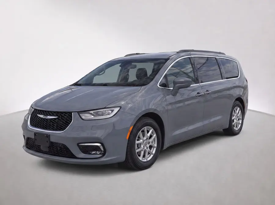 2022 Chrysler Pacifica — image 1 of 9