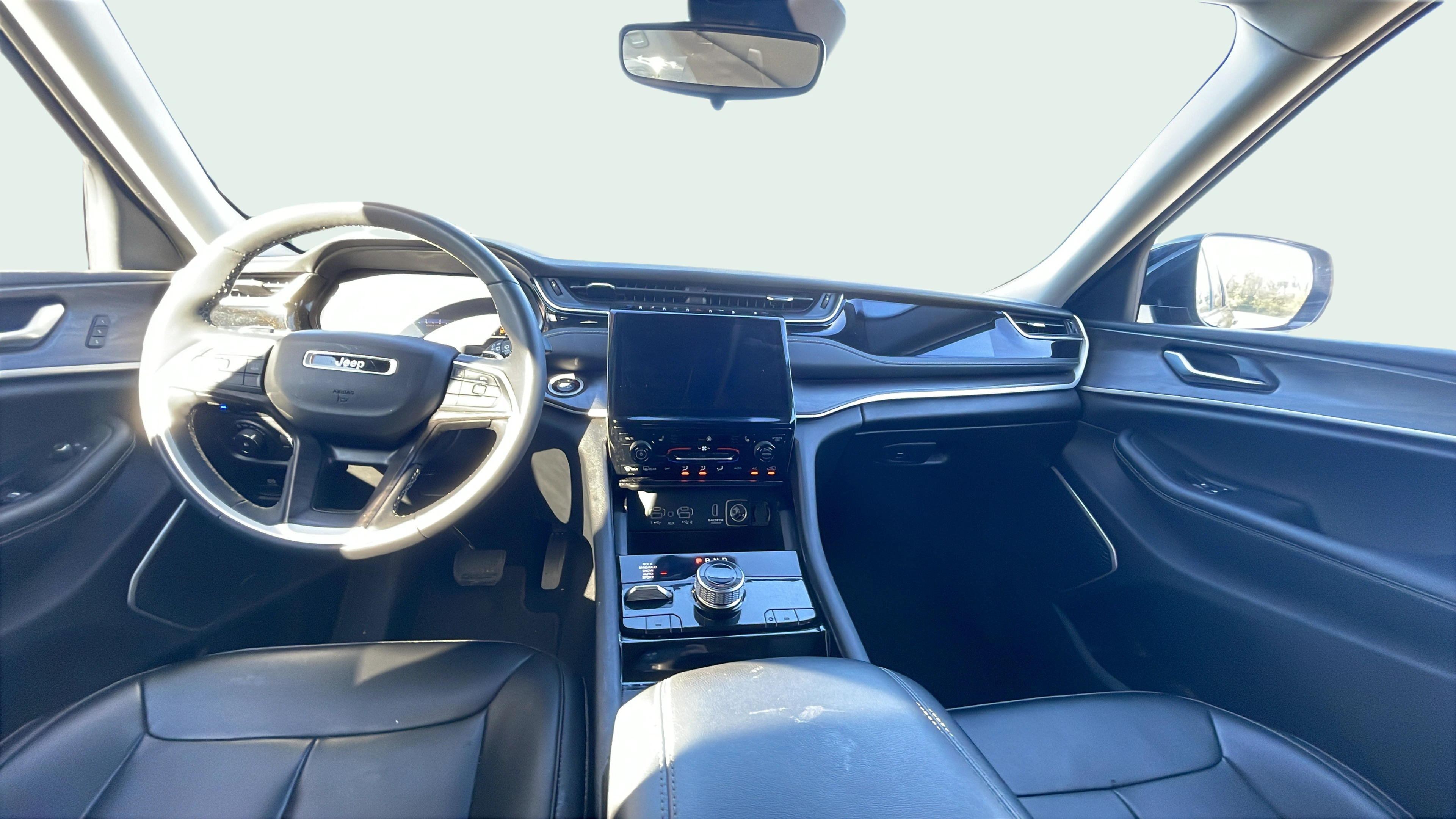 Vehicle interior 360 preview
