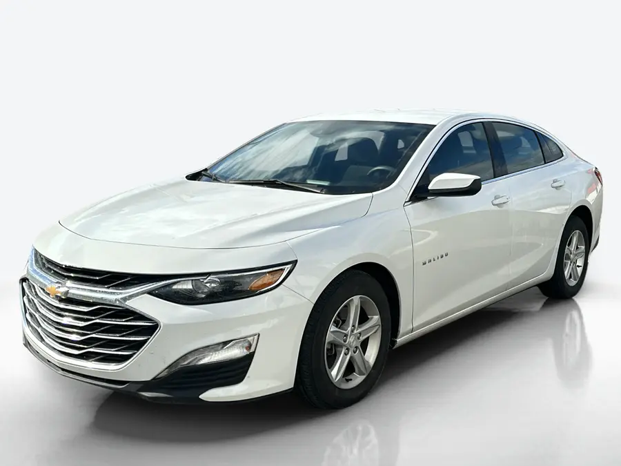 2024 Chevrolet Malibu — image 1 of 8