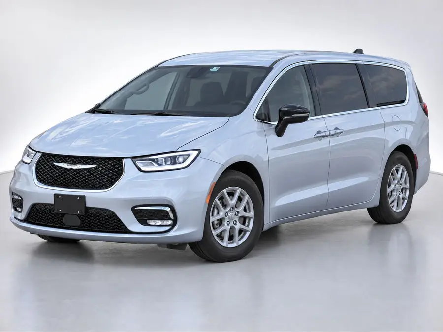 2024 Chrysler Pacifica — image 1 of 9