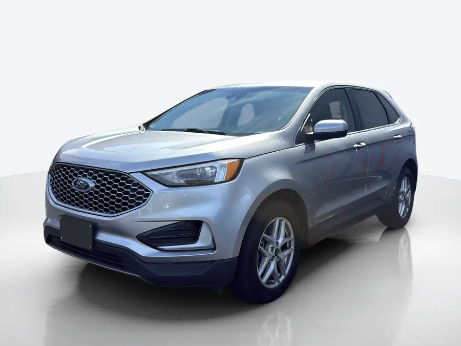 2023 Ford Edge — image 1 of 8