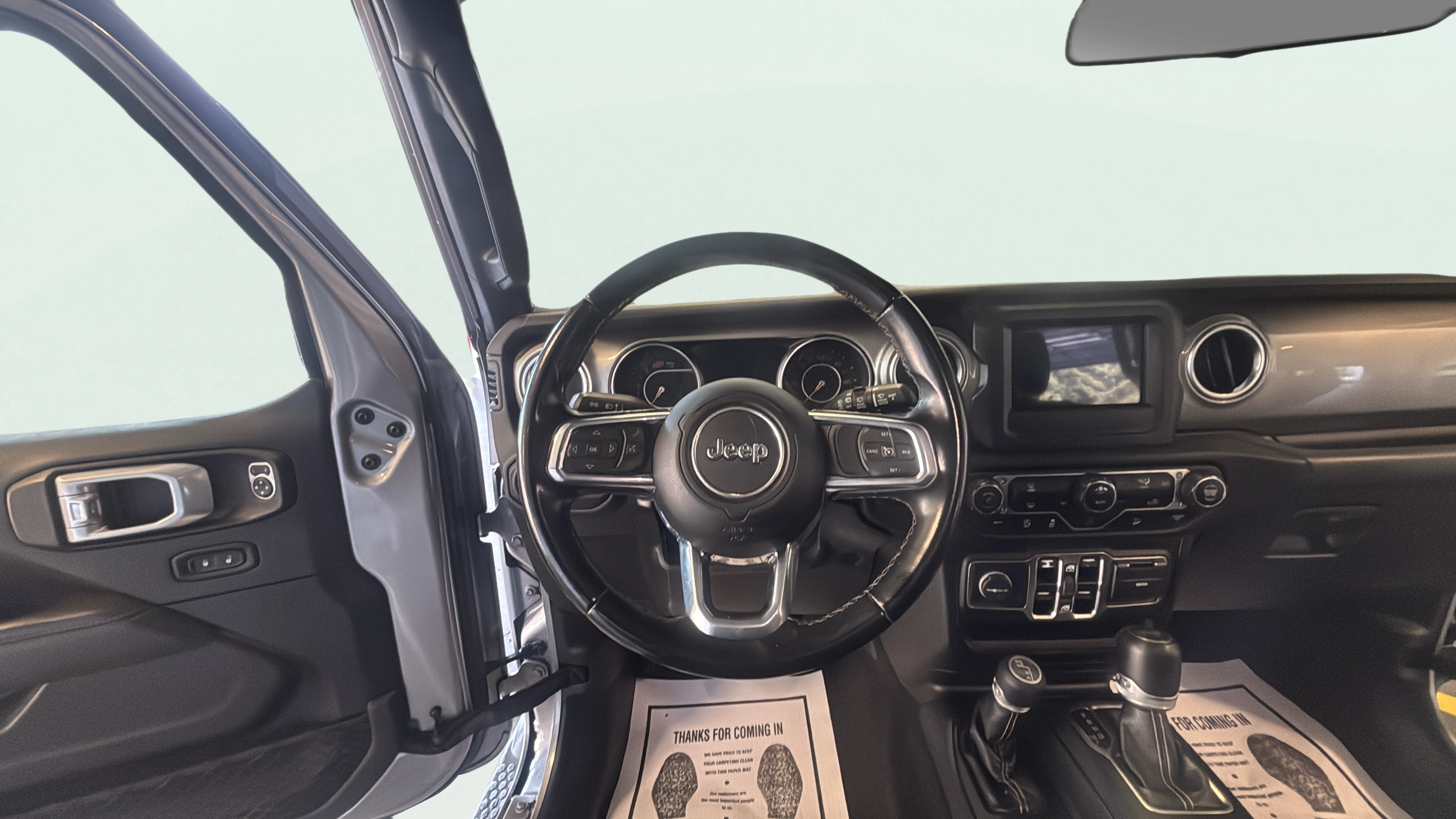 Vehicle interior 360 preview
