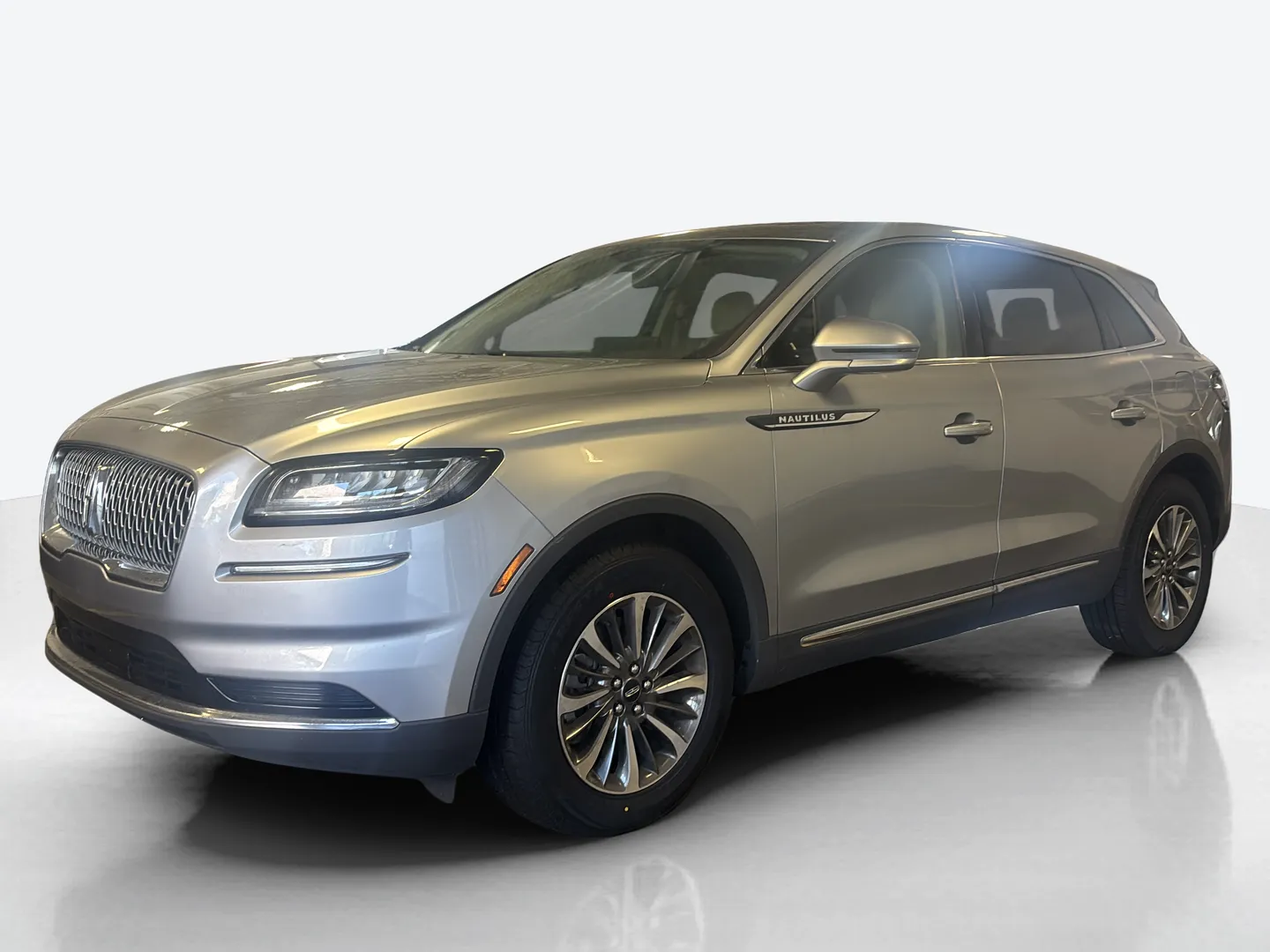 2023 Lincoln Nautilus — image 1 of 5
