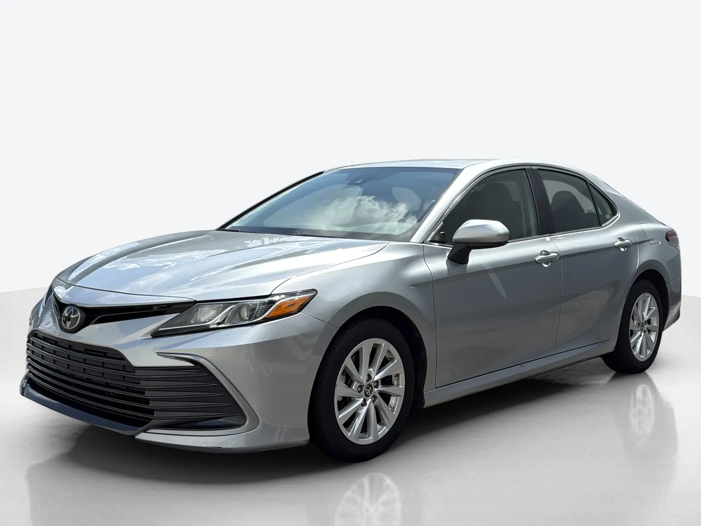 2023 Toyota Camry — image 1 of 4