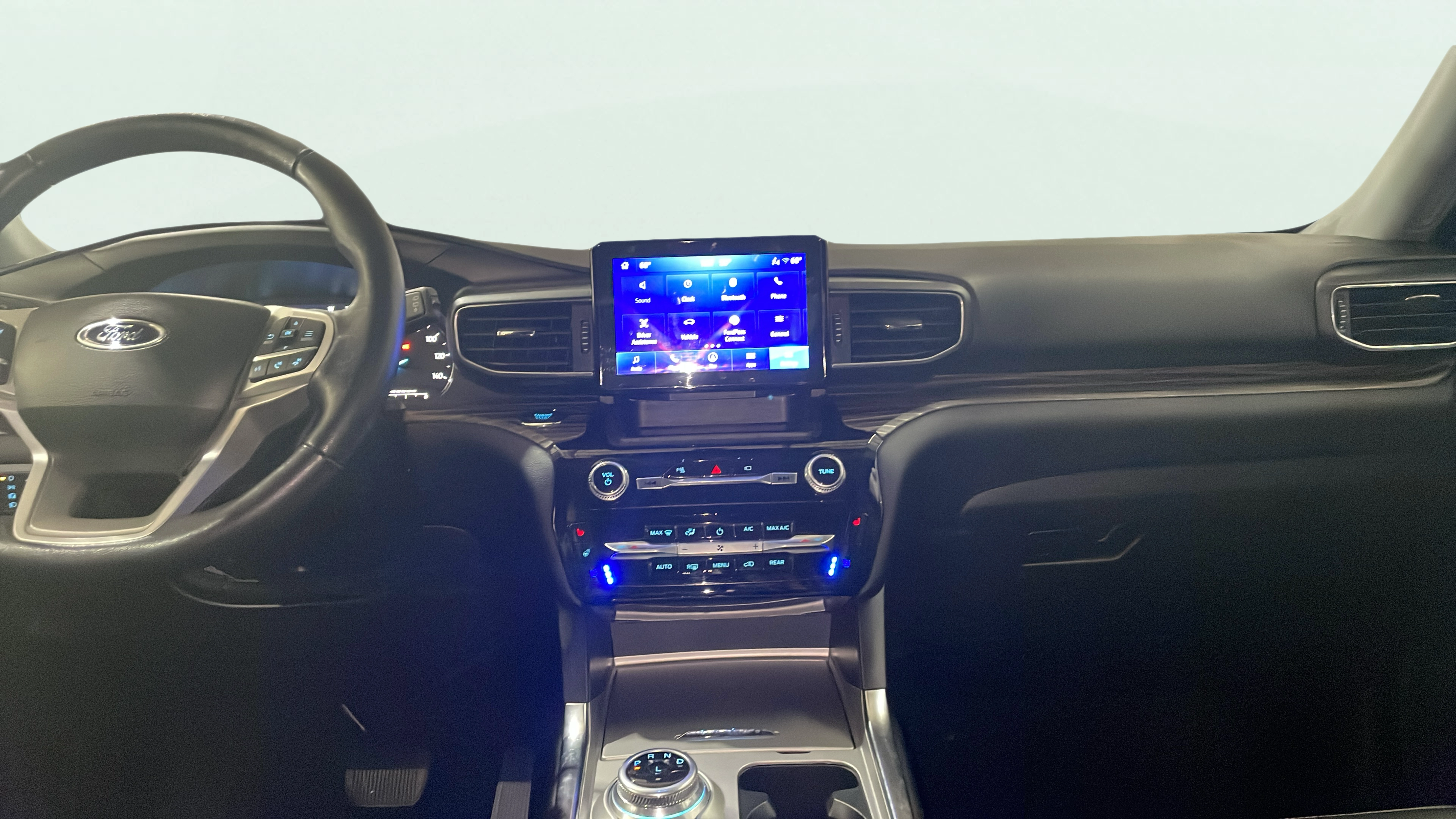 Vehicle interior 360 preview