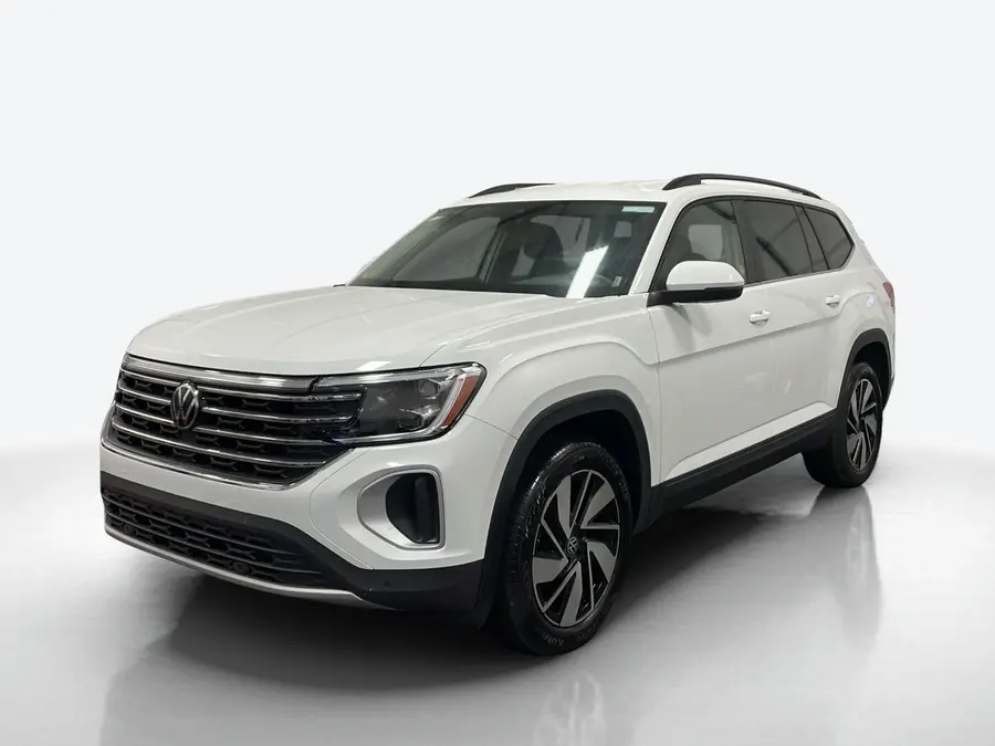 2024 Volkswagen Atlas — image 1 of 4