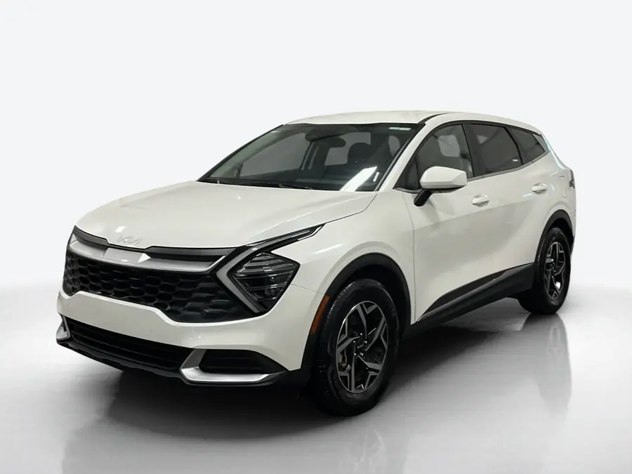 2024 Kia Sportage — image 1 of 8
