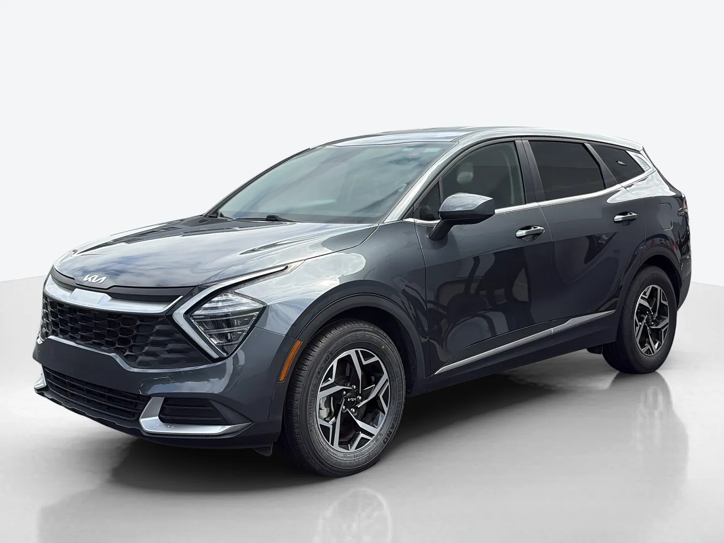 2024 Kia Sportage — image 1 of 8