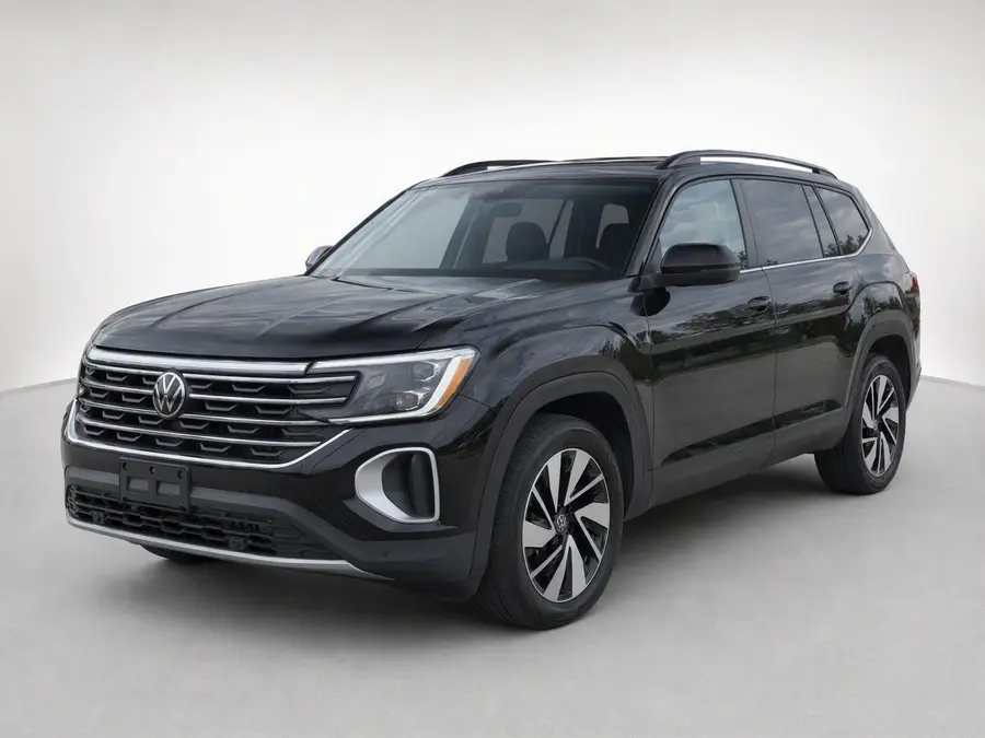 2024 Volkswagen Atlas — image 1 of 9