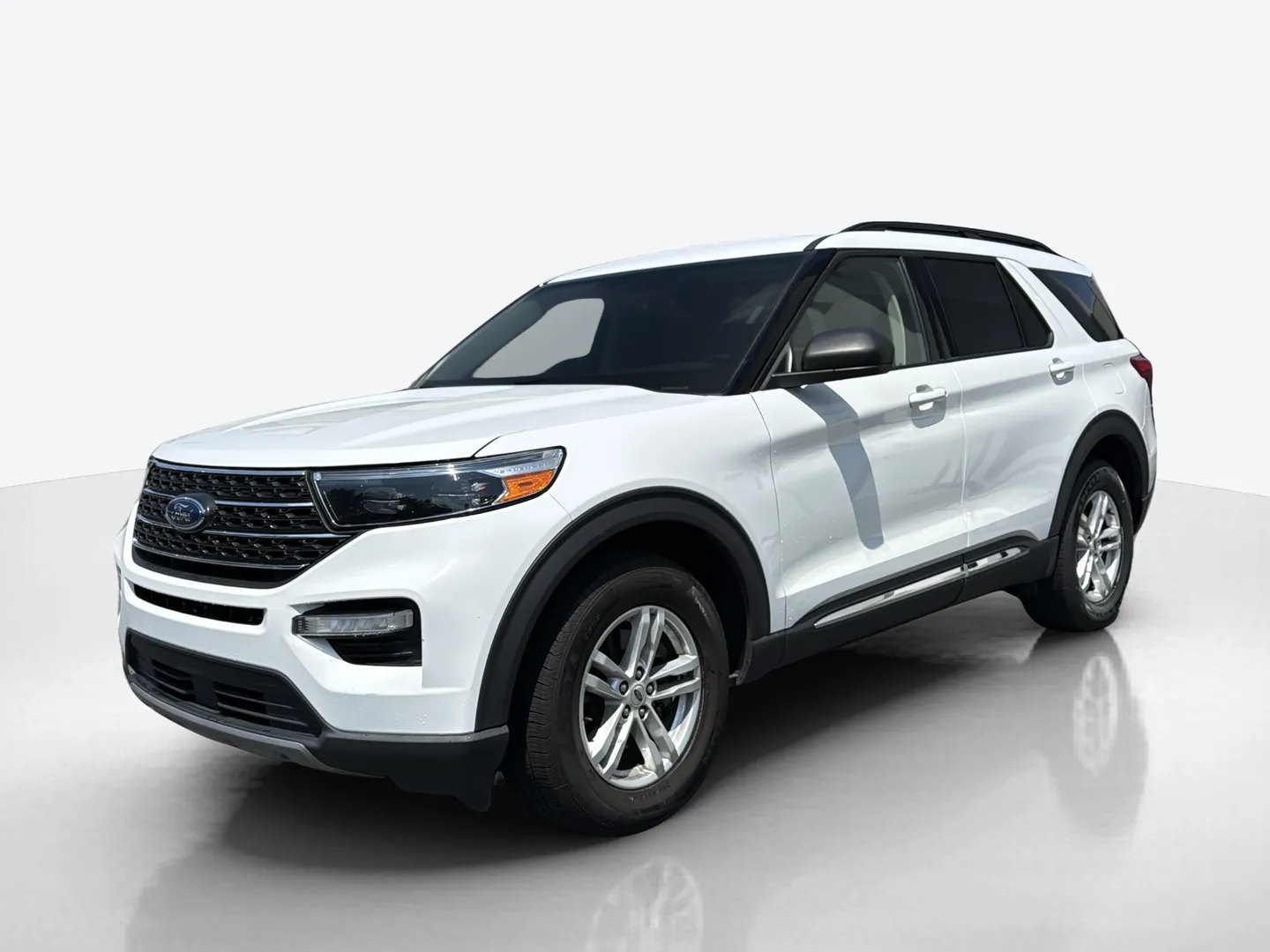 2023 Ford Explorer — image 1 of 6