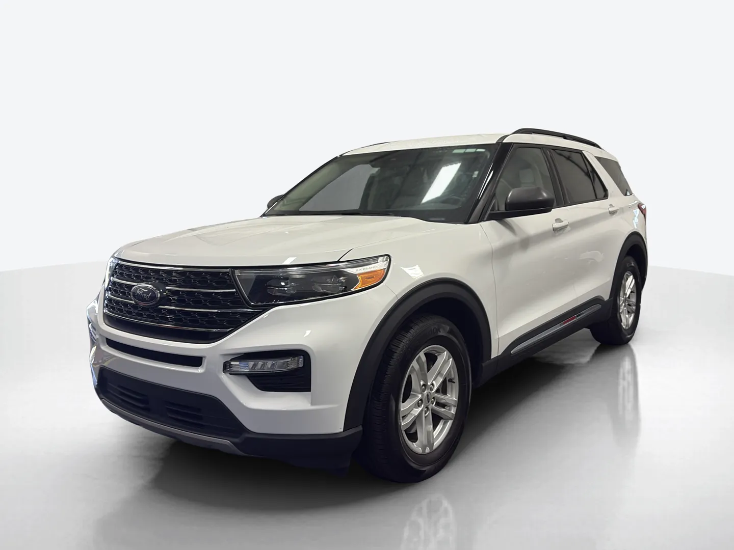 2024 Ford Explorer — image 1 of 8