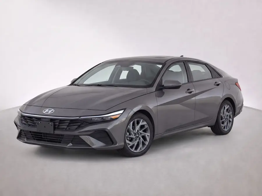 2024 Hyundai Elantra — image 1 of 9