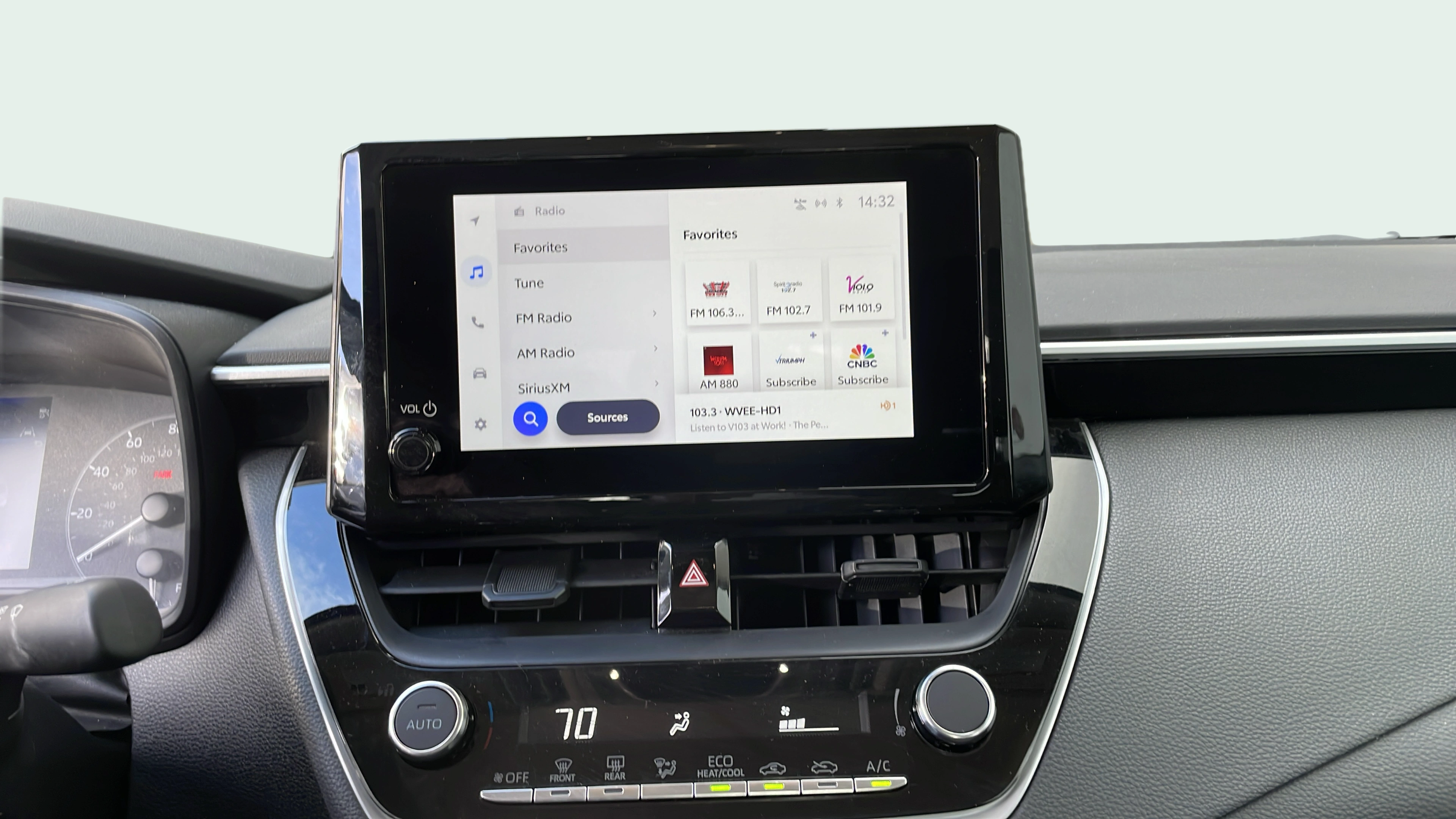 Vehicle interior 360 preview