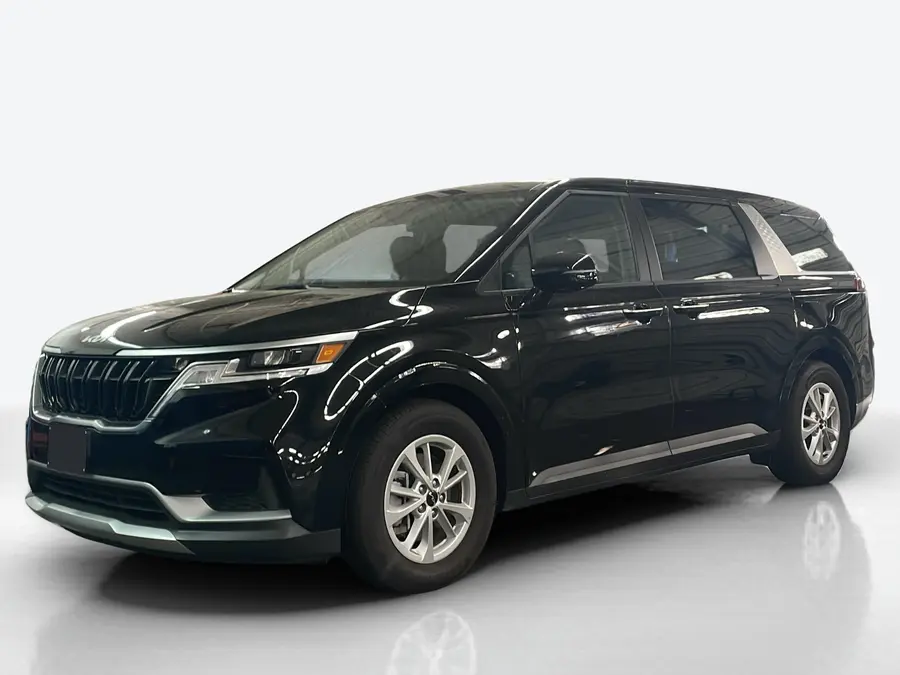 2024 Kia Carnival — image 1 of 5