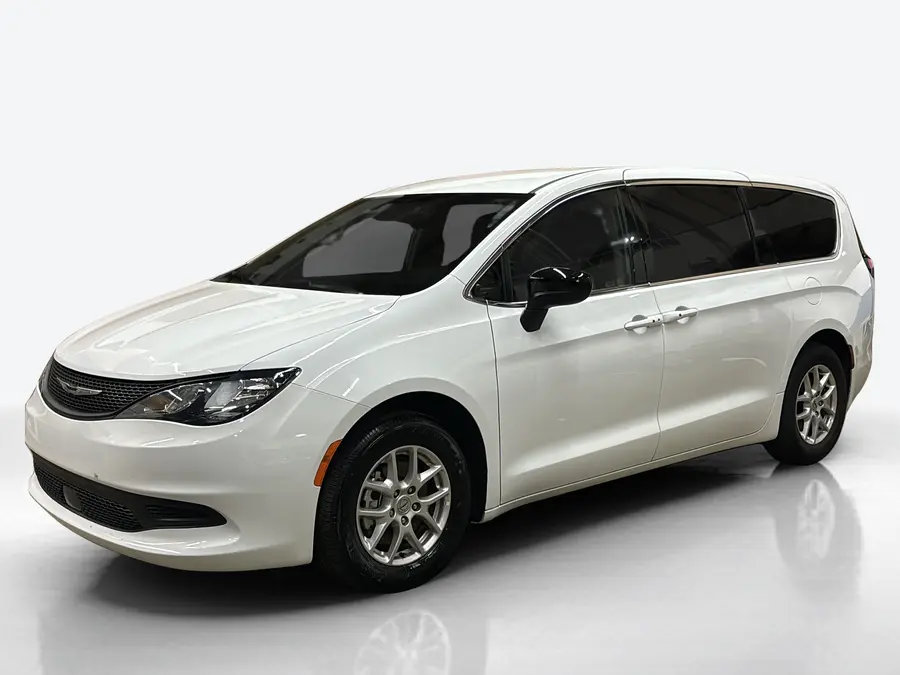 2024 Chrysler Voyager