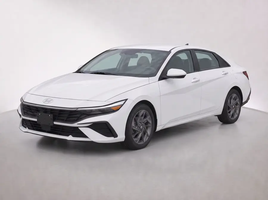 2024 Hyundai Elantra — image 1 of 9