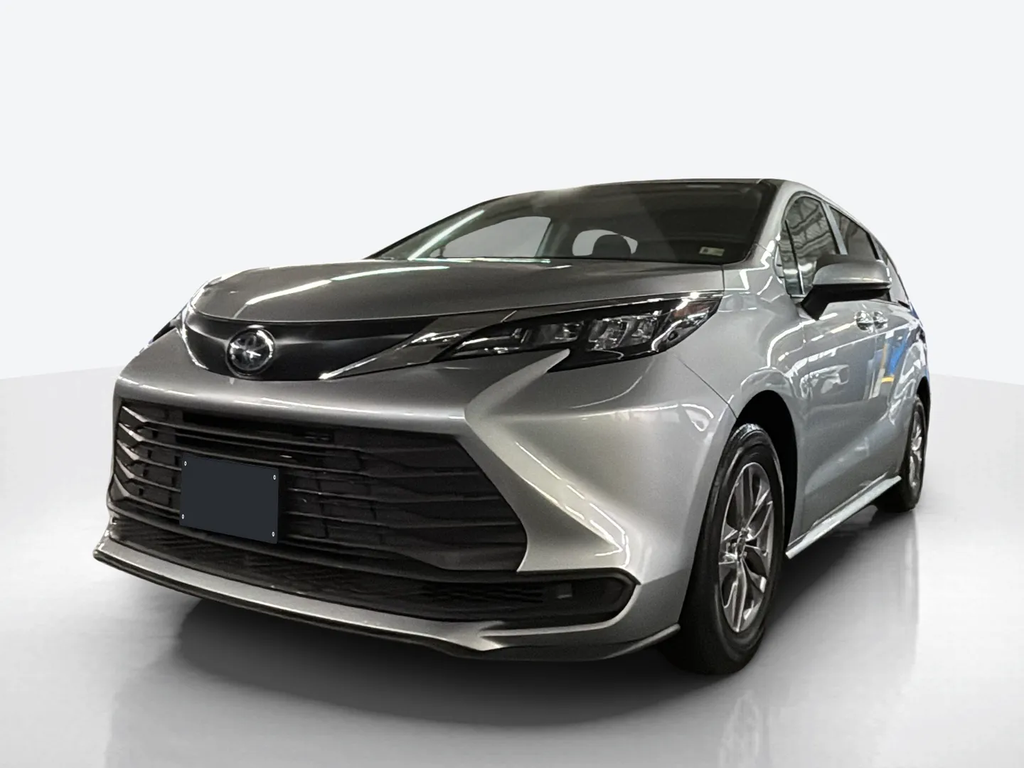 2024 Toyota Sienna — image 1 of 6