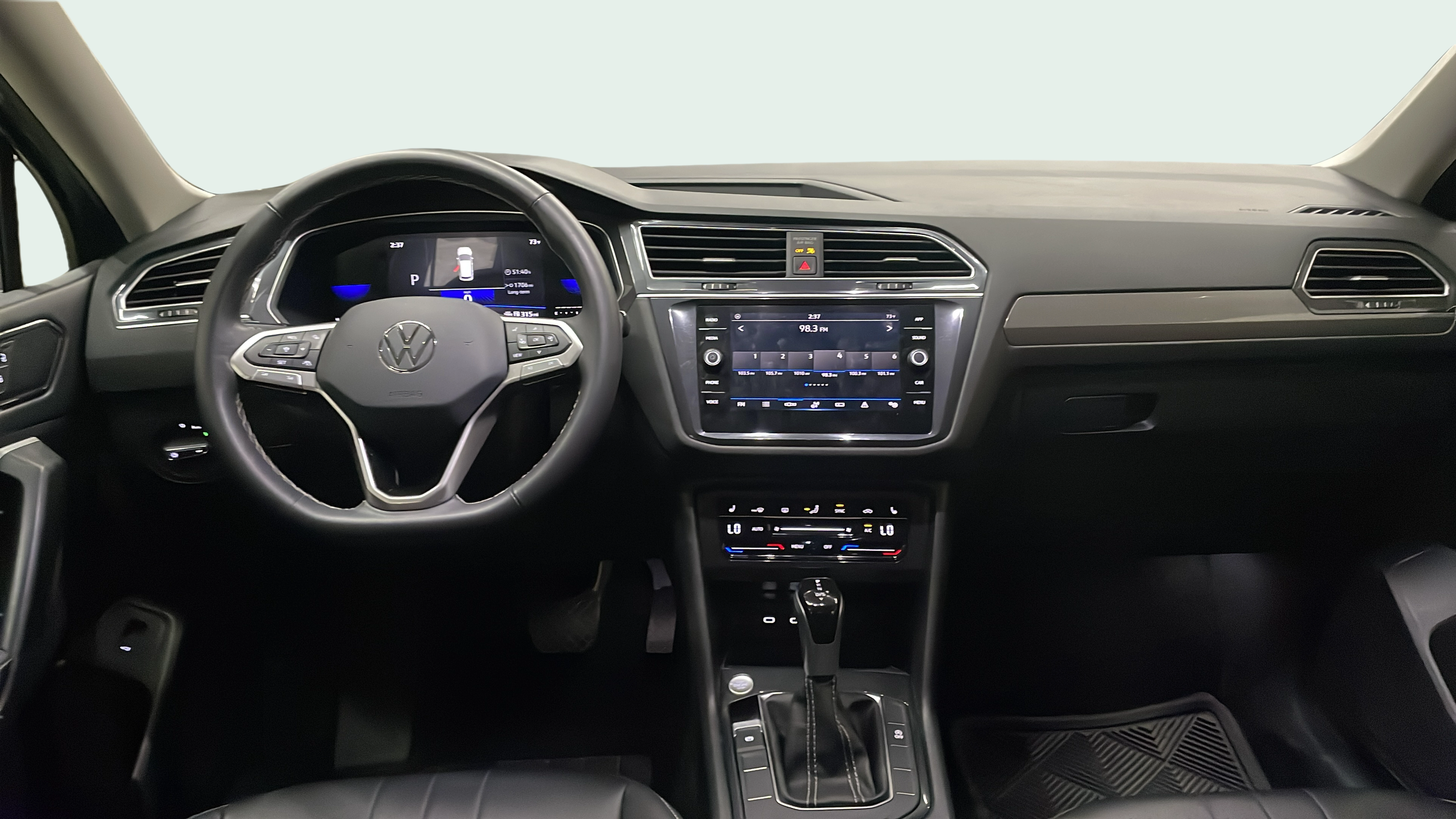 Vehicle interior 360 preview