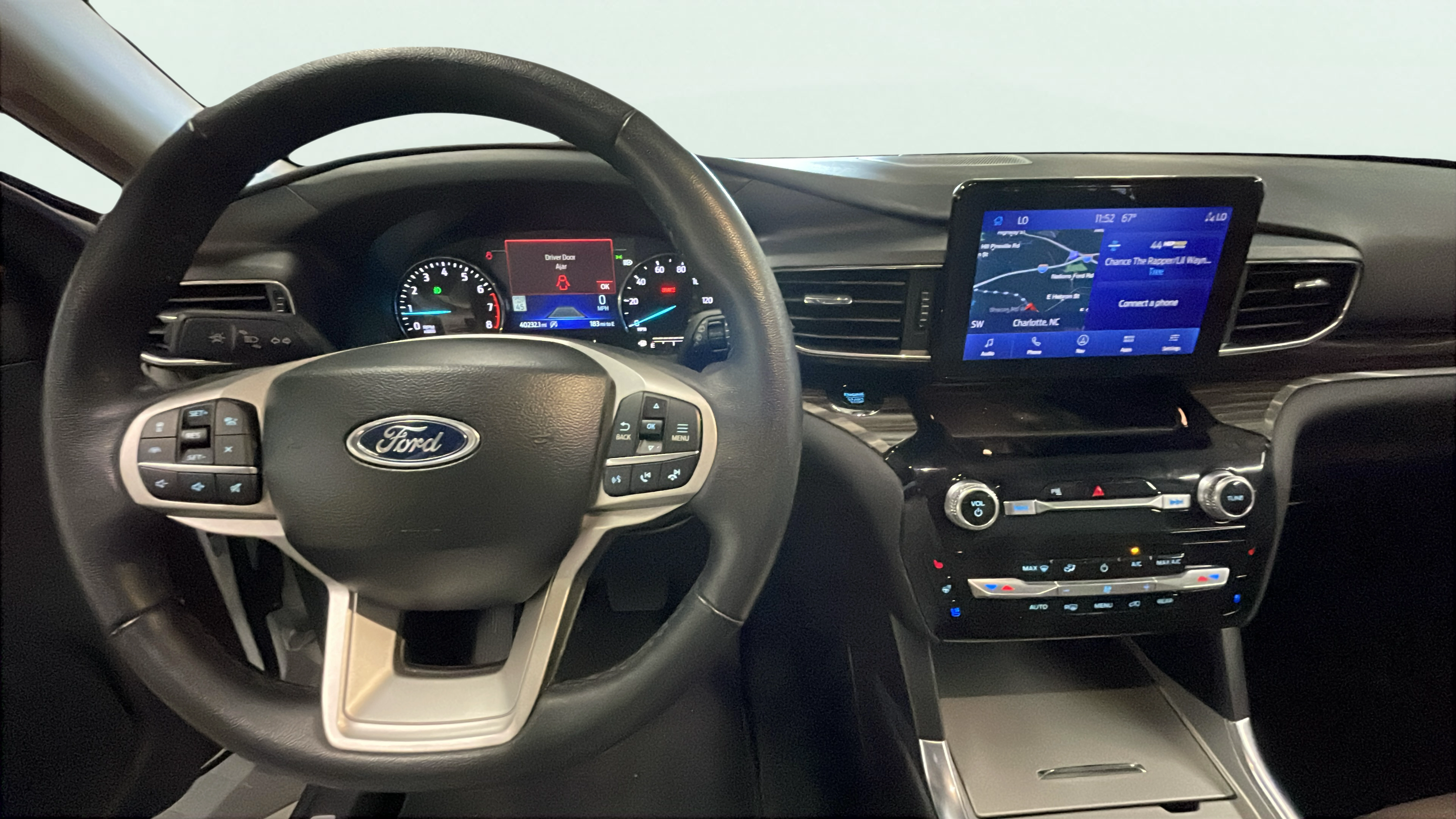 Vehicle interior 360 preview