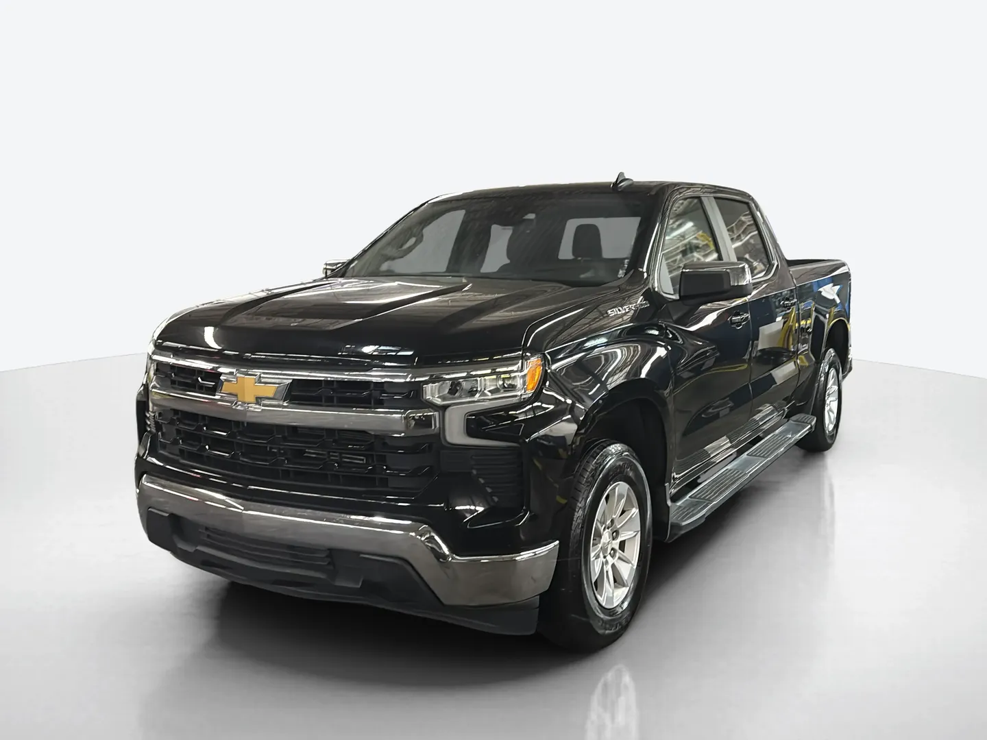 2024 Chevrolet Silverado 1500 — image 1 of 6