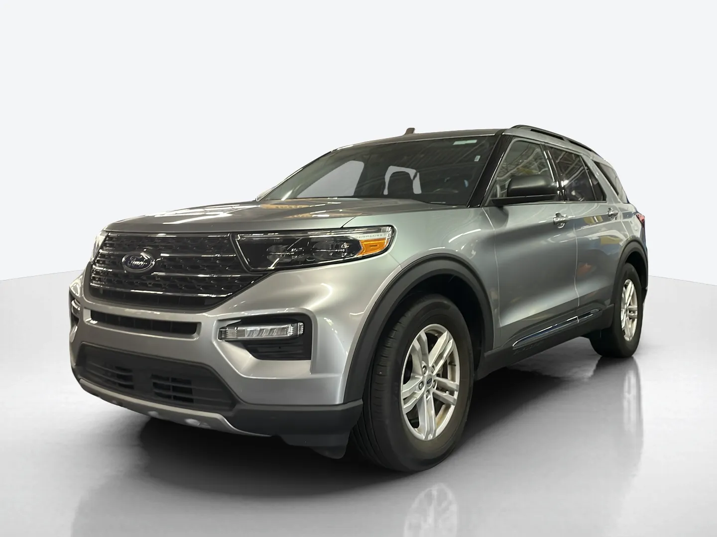 2024 Ford Explorer — image 1 of 8