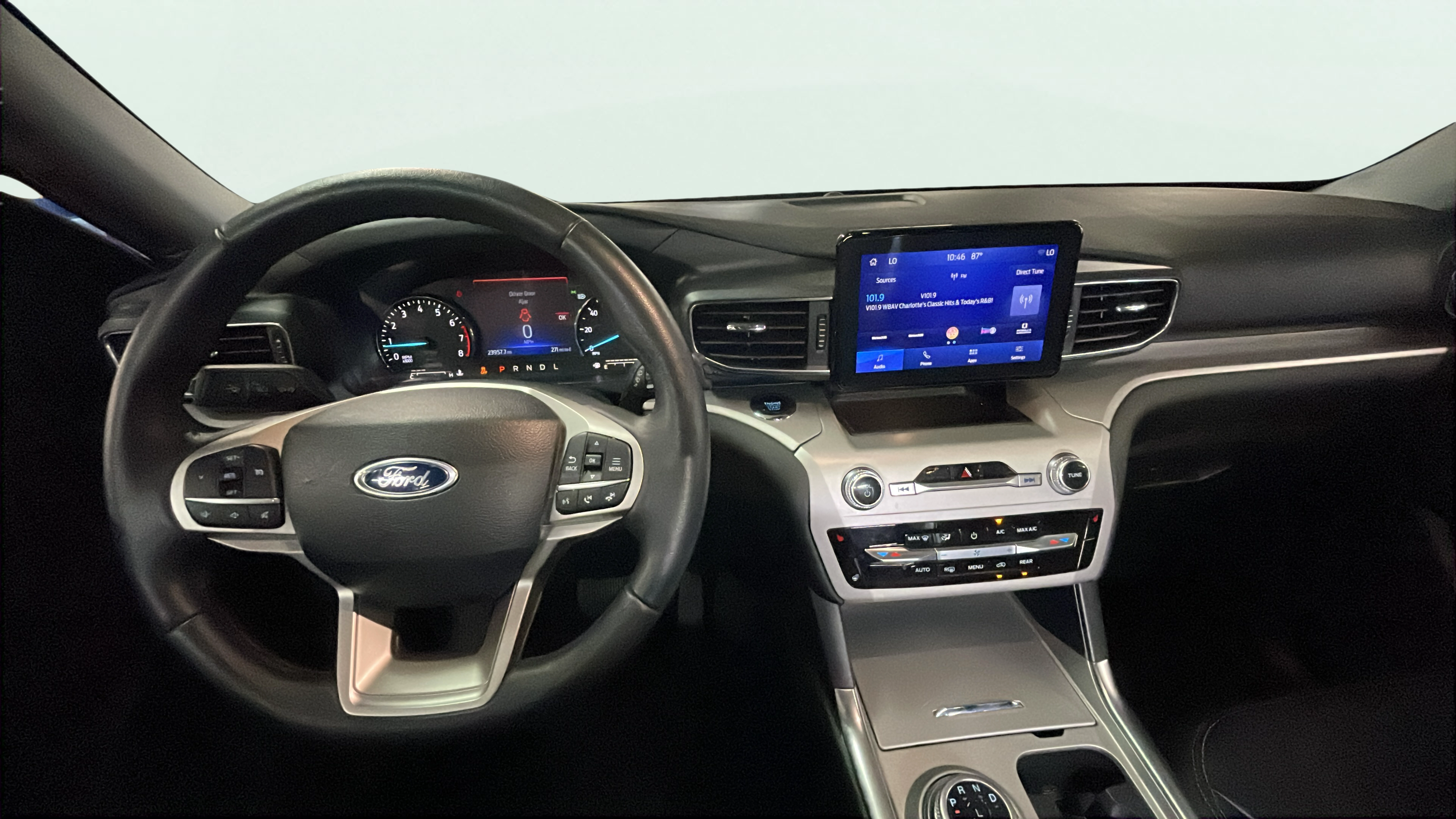 Vehicle interior 360 preview