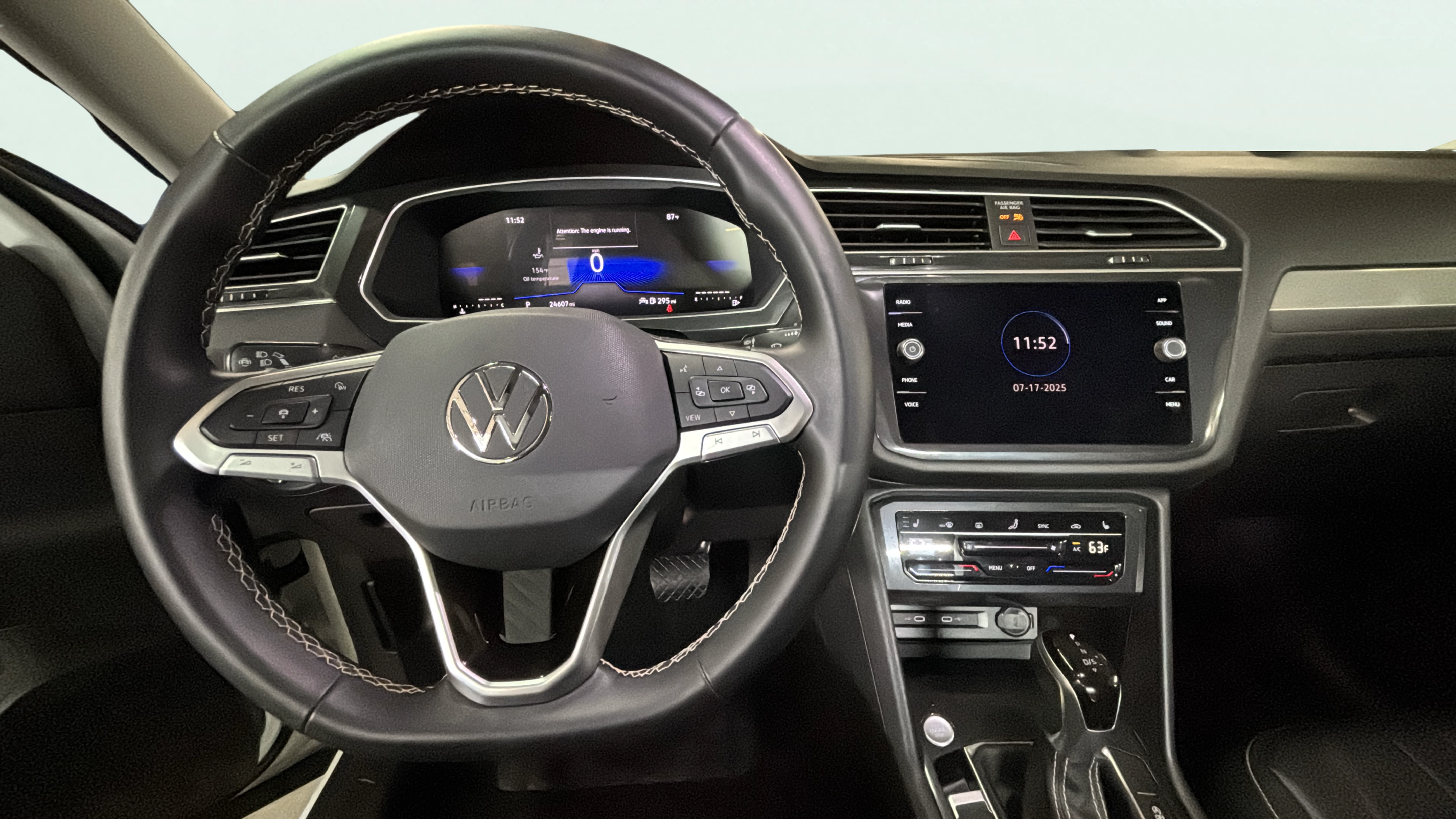Vehicle interior 360 preview