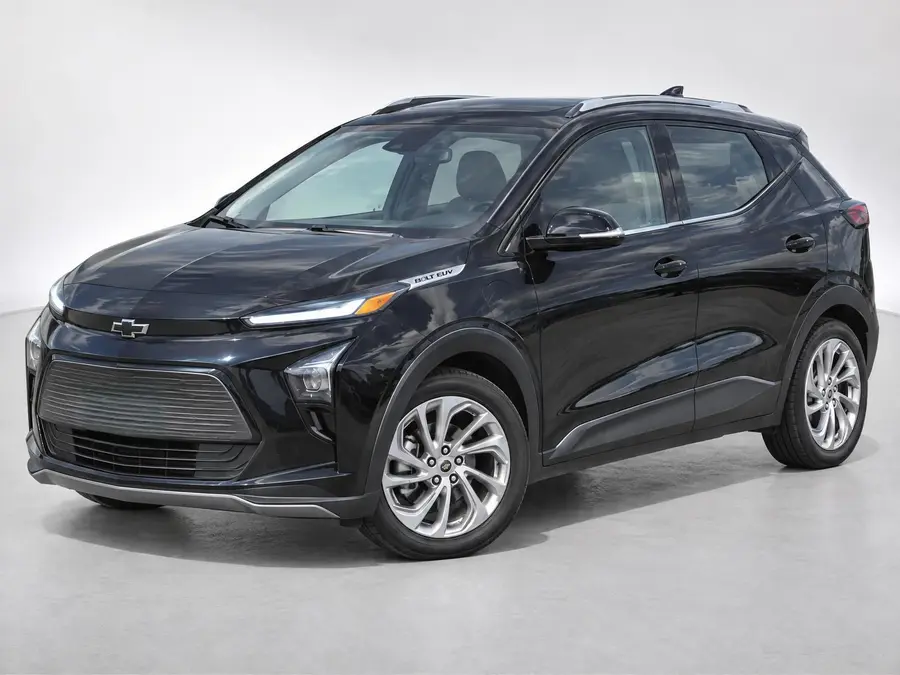 2023 Chevrolet Bolt EUV — image 1 of 8