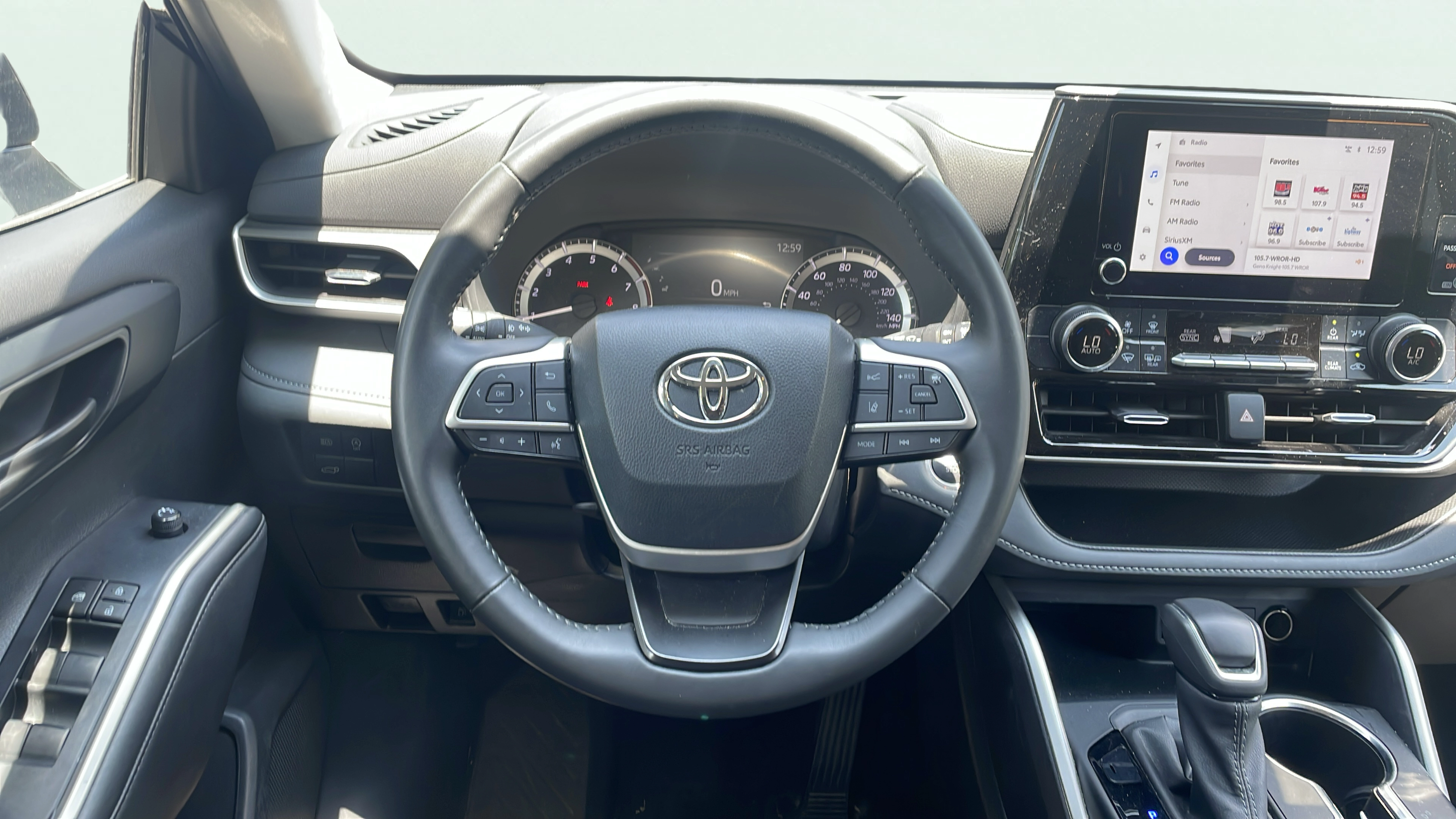 Vehicle interior 360 preview