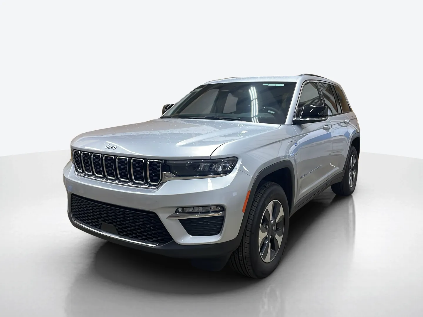 2025 Jeep Grand Cherokee 4xe — image 1 of 5