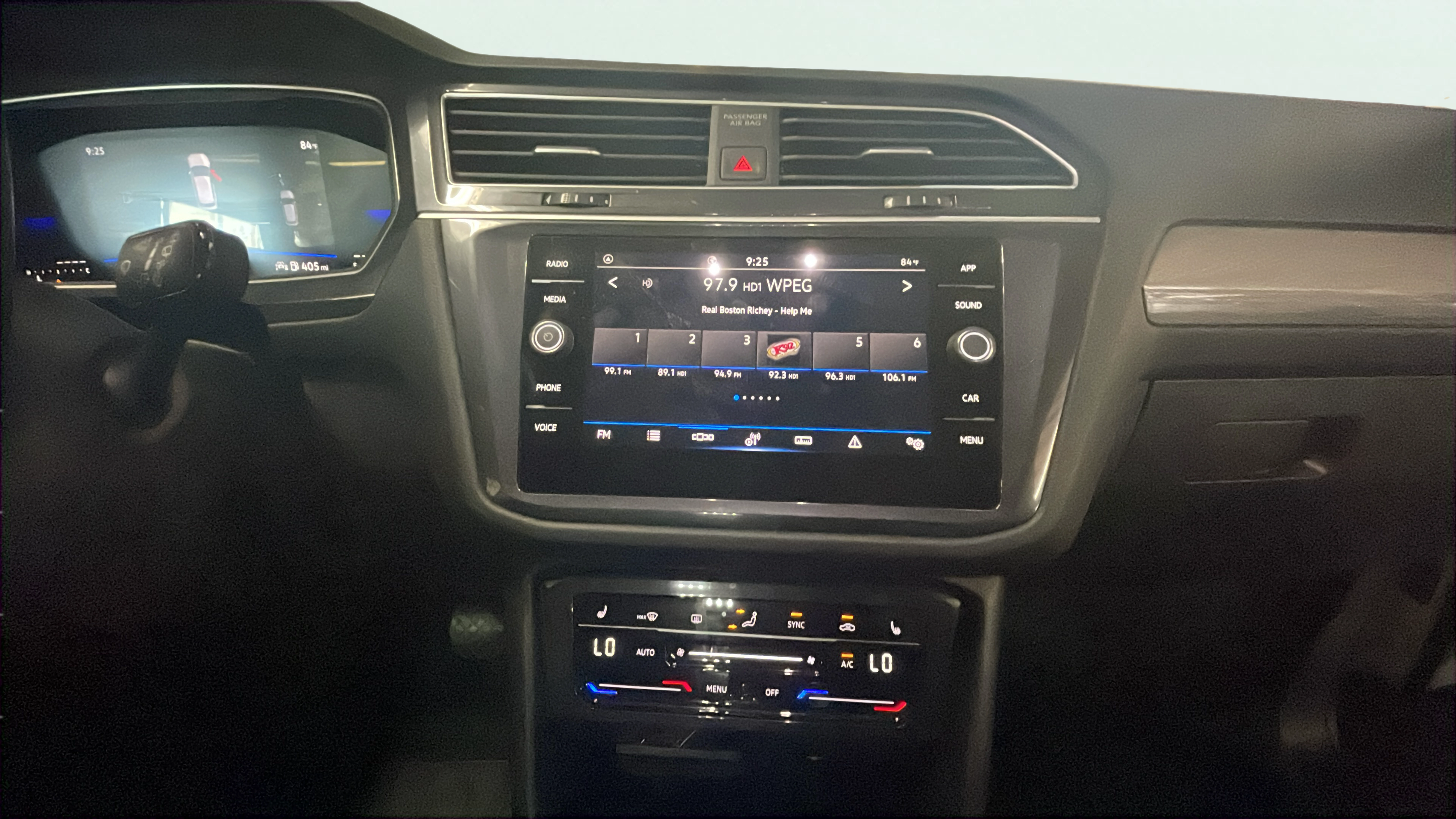Vehicle interior 360 preview