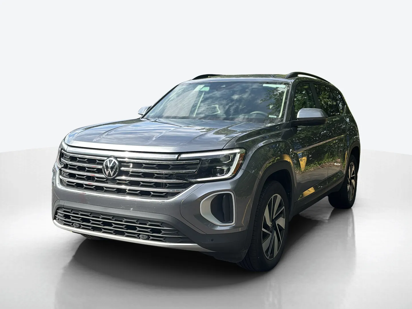 2024 Volkswagen Atlas — image 1 of 6