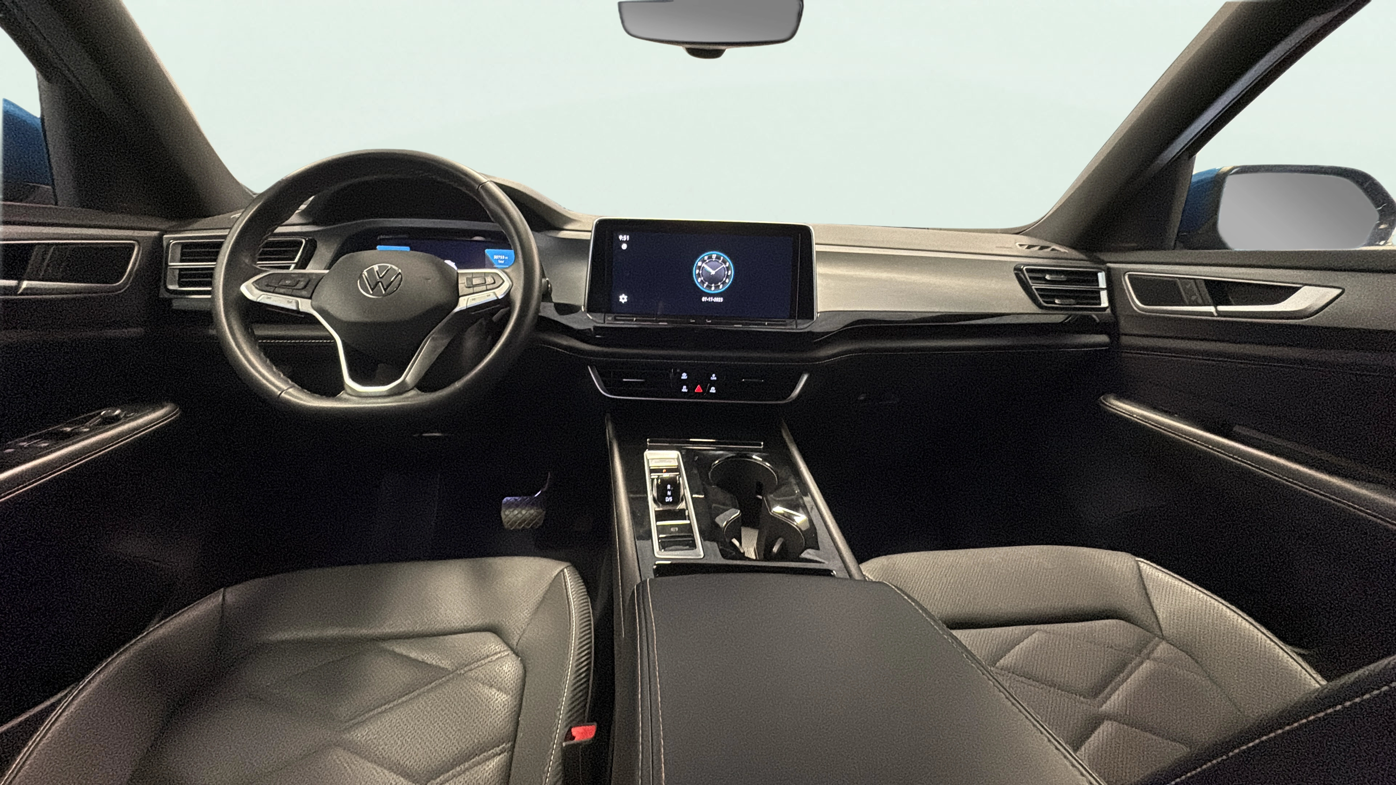 Vehicle interior 360 preview