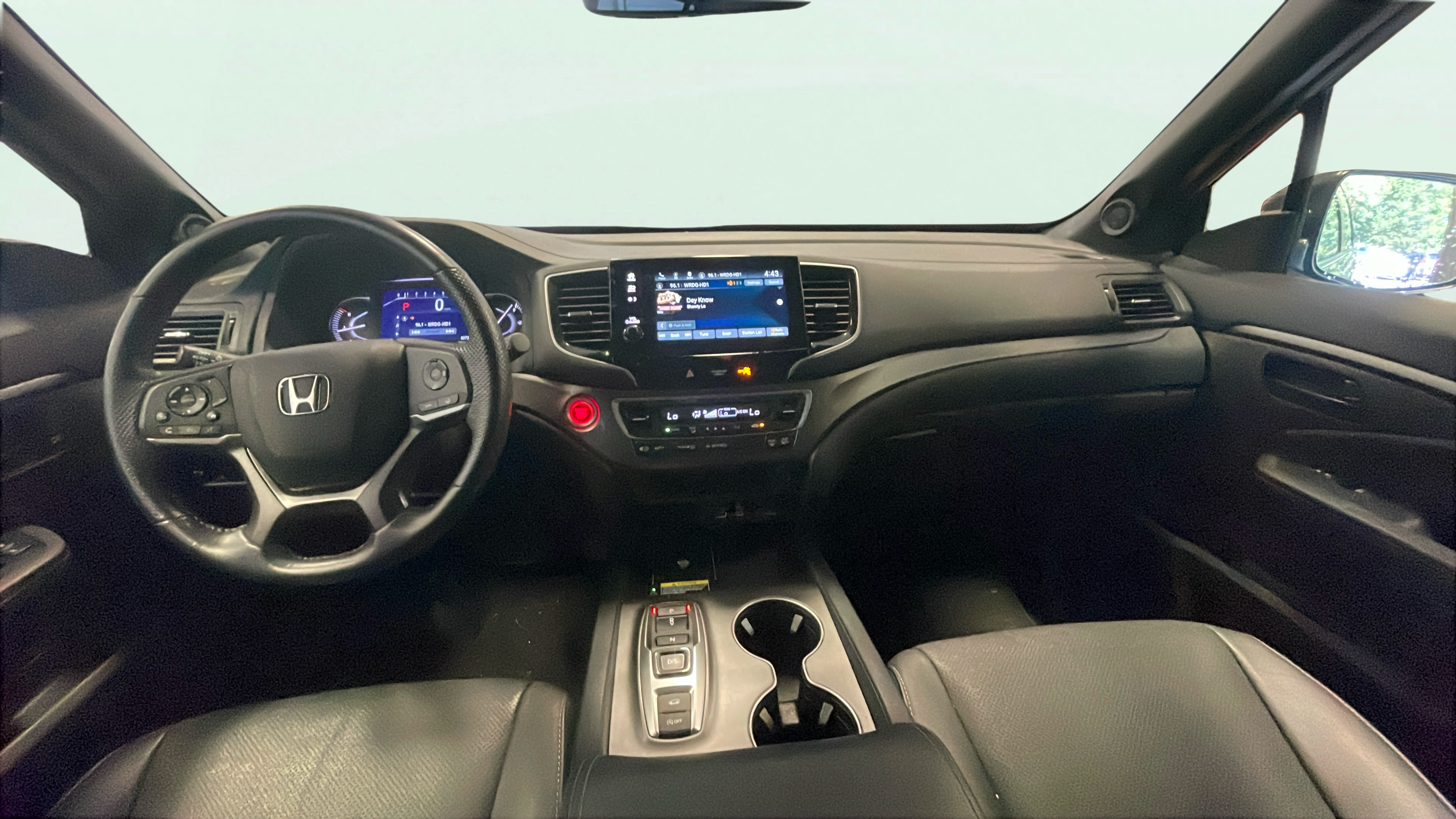 Vehicle interior 360 preview
