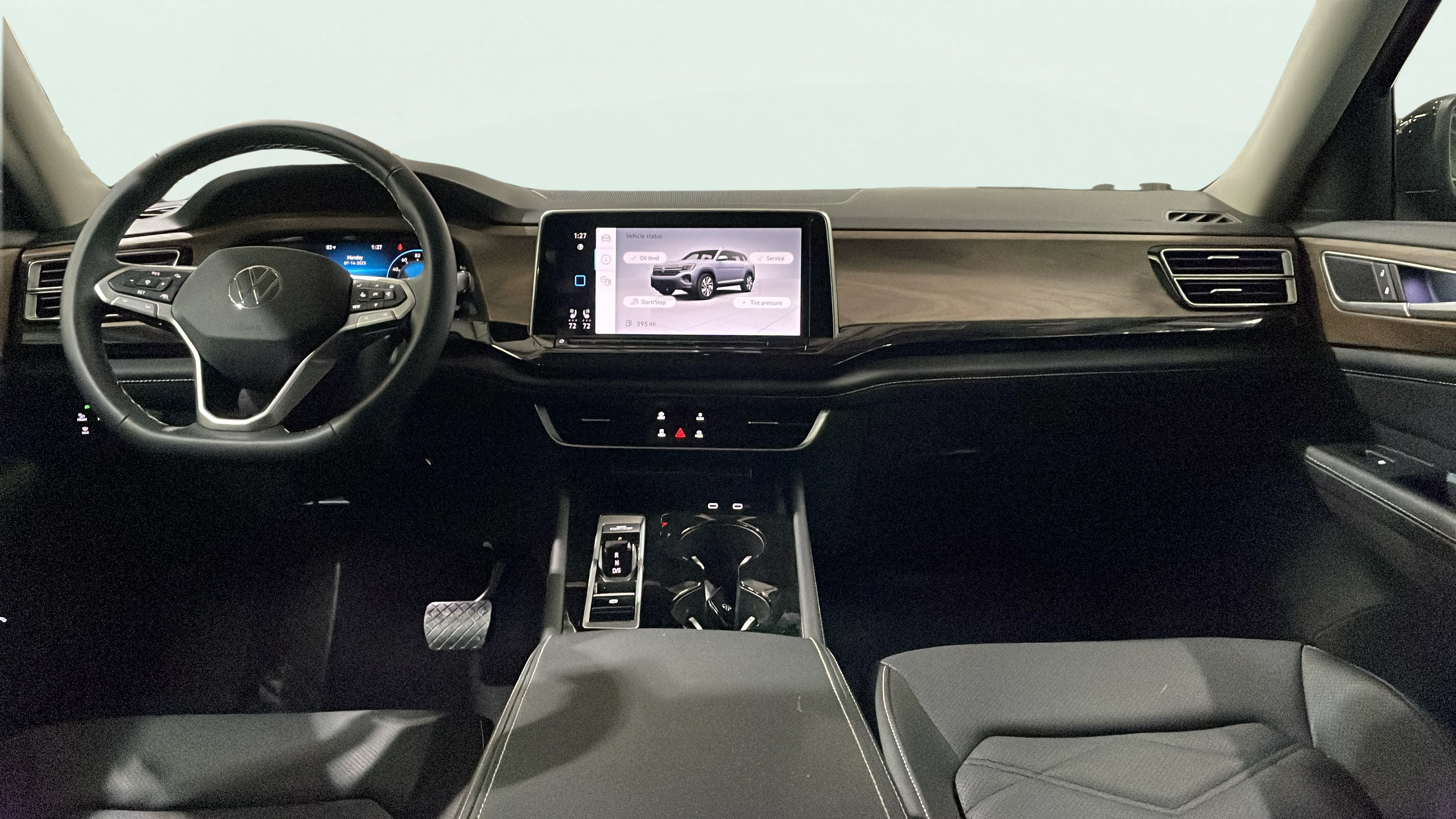 Vehicle interior 360 preview