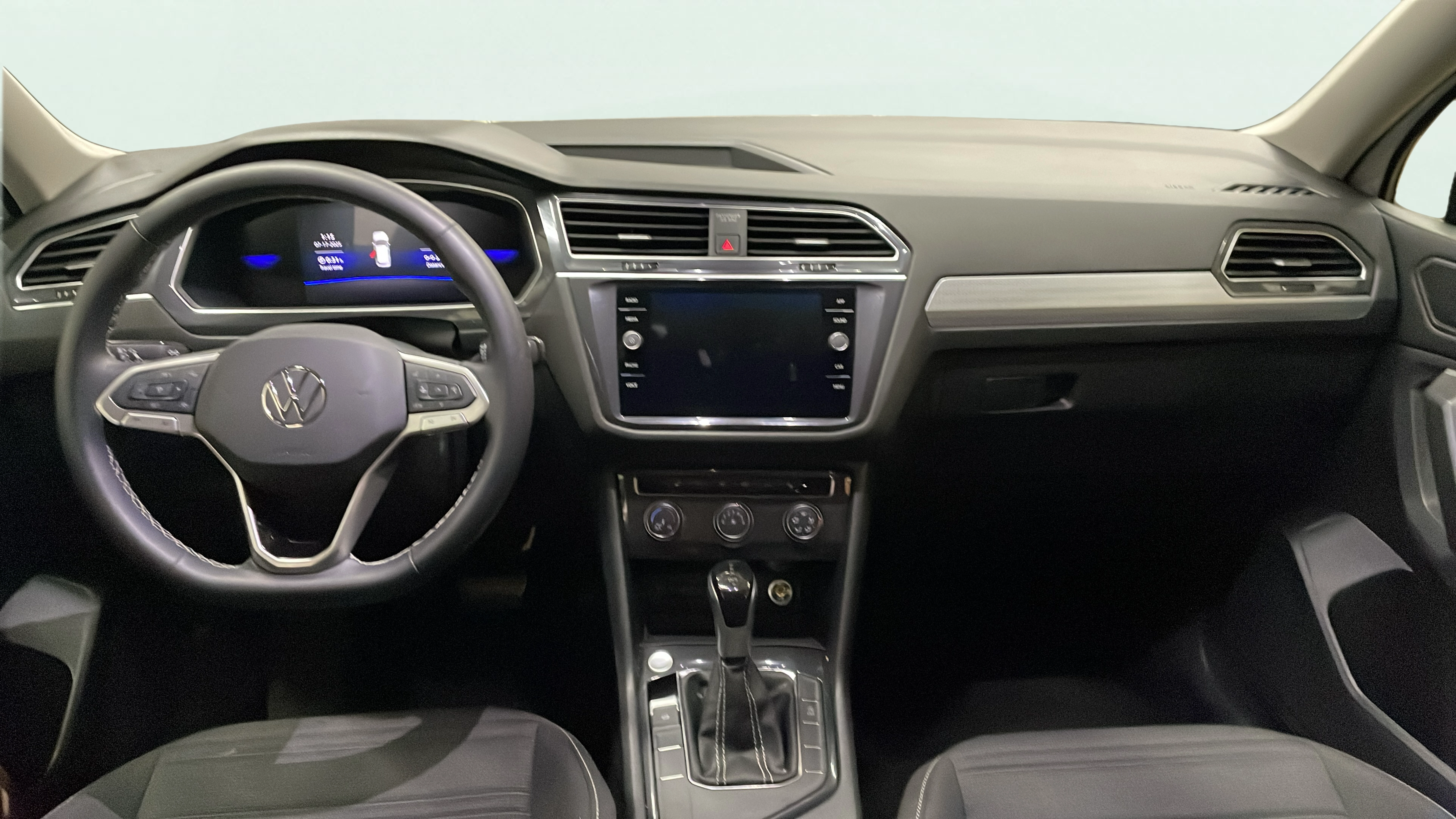 Vehicle interior 360 preview