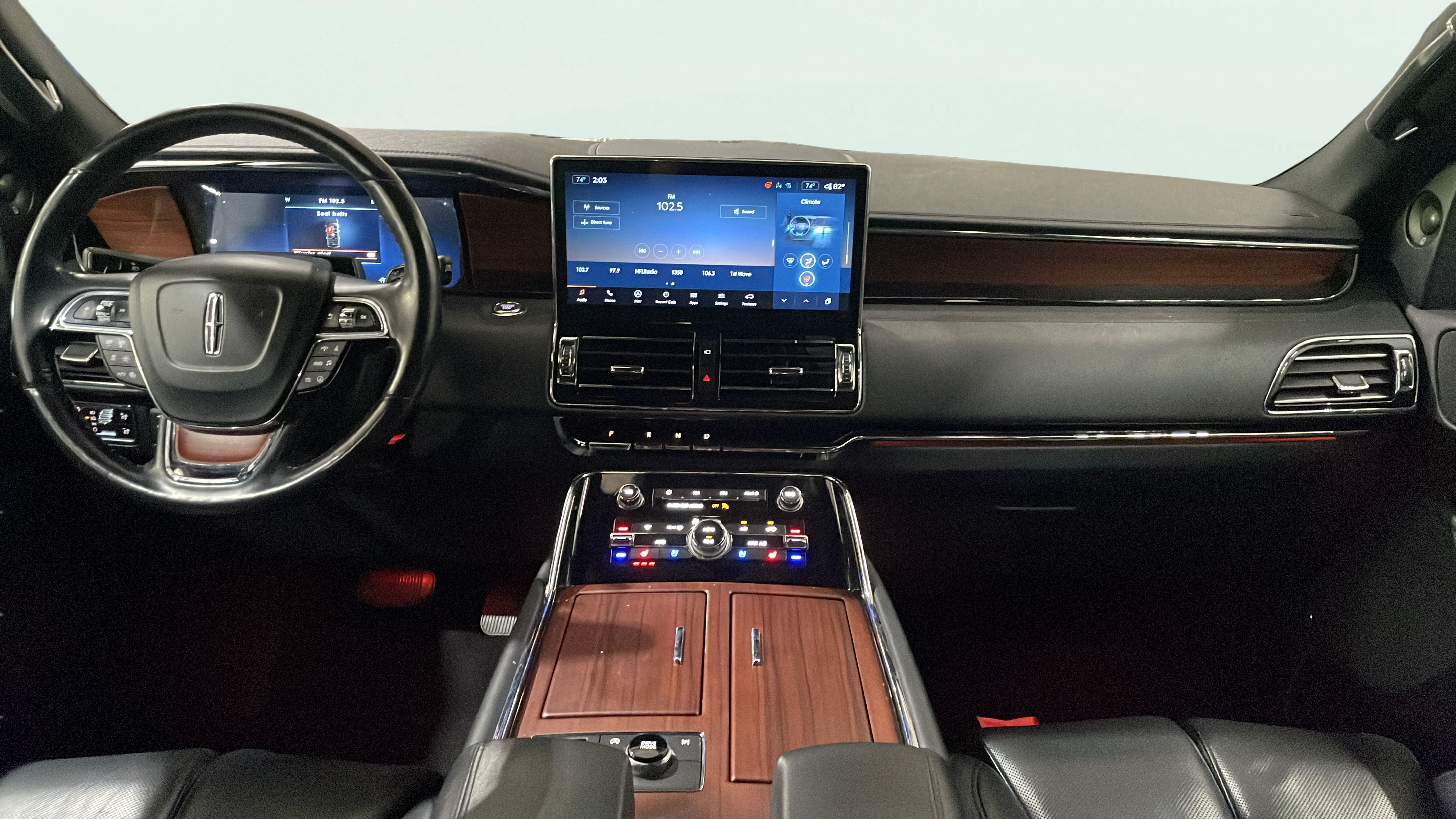 Vehicle interior 360 preview