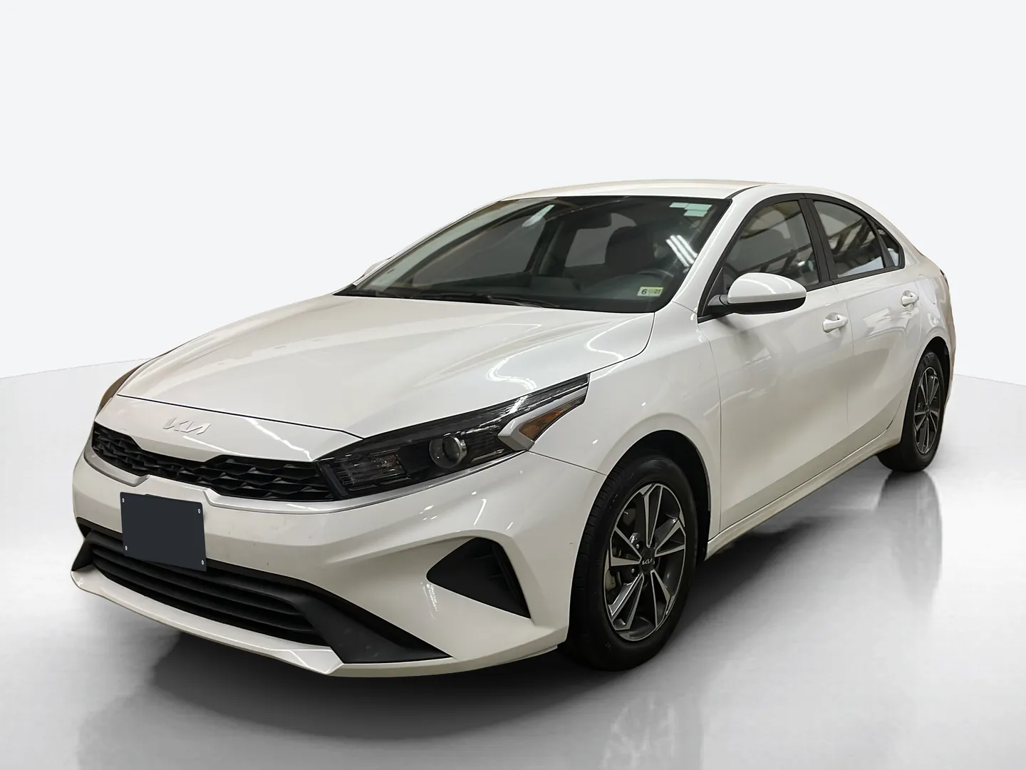 2024 Kia Forte — image 1 of 8