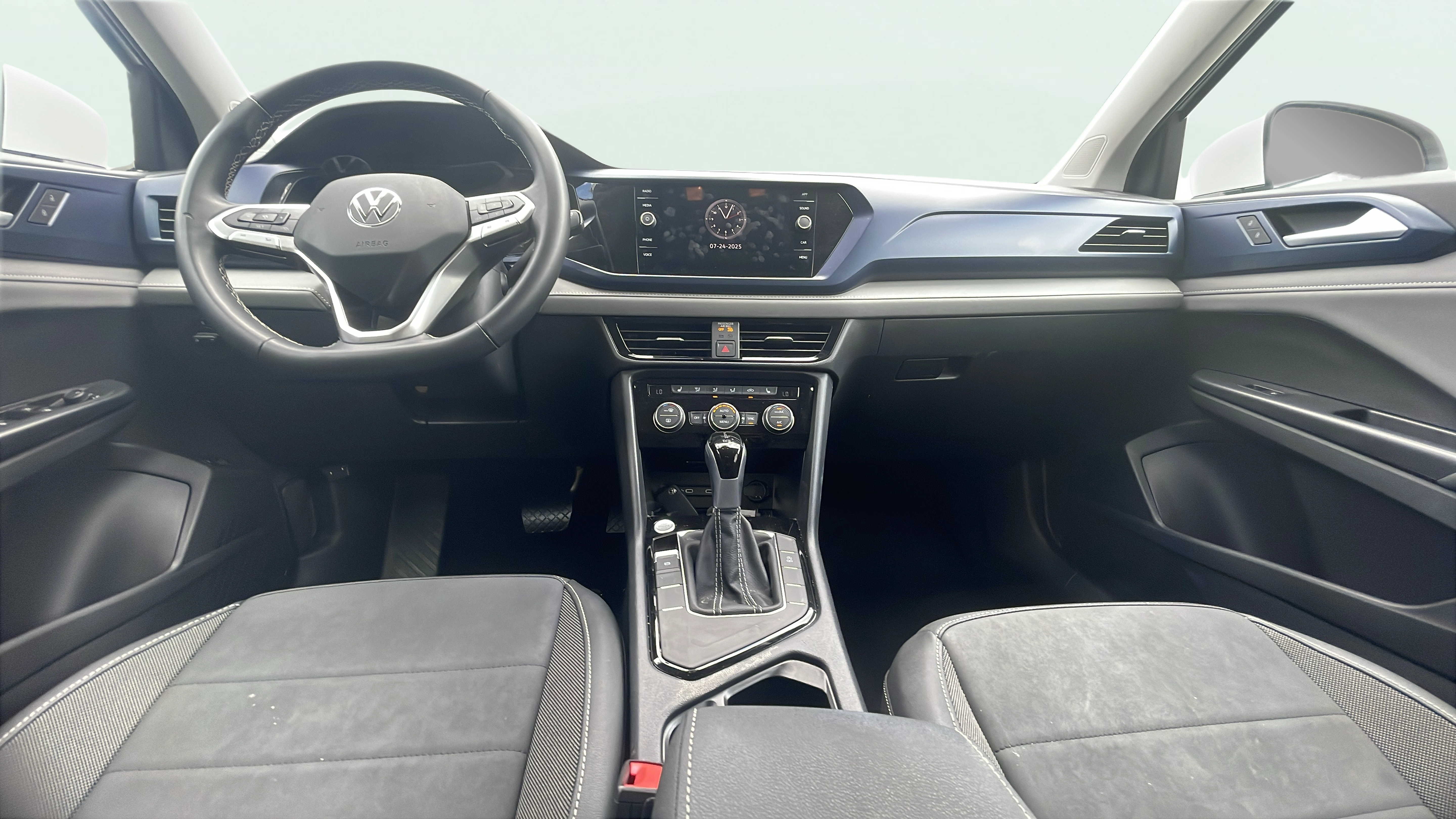 Vehicle interior 360 preview