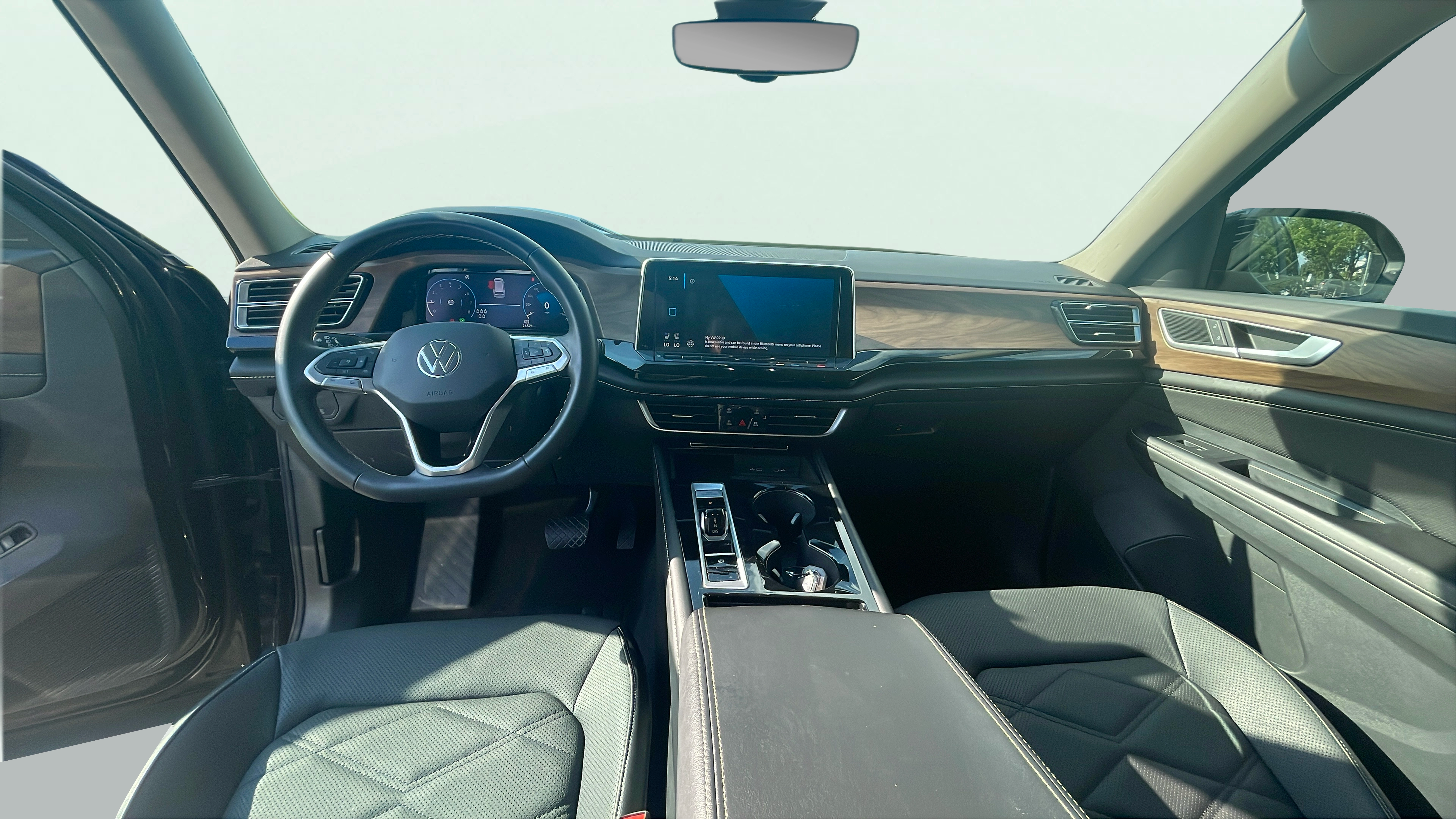 Vehicle interior 360 preview